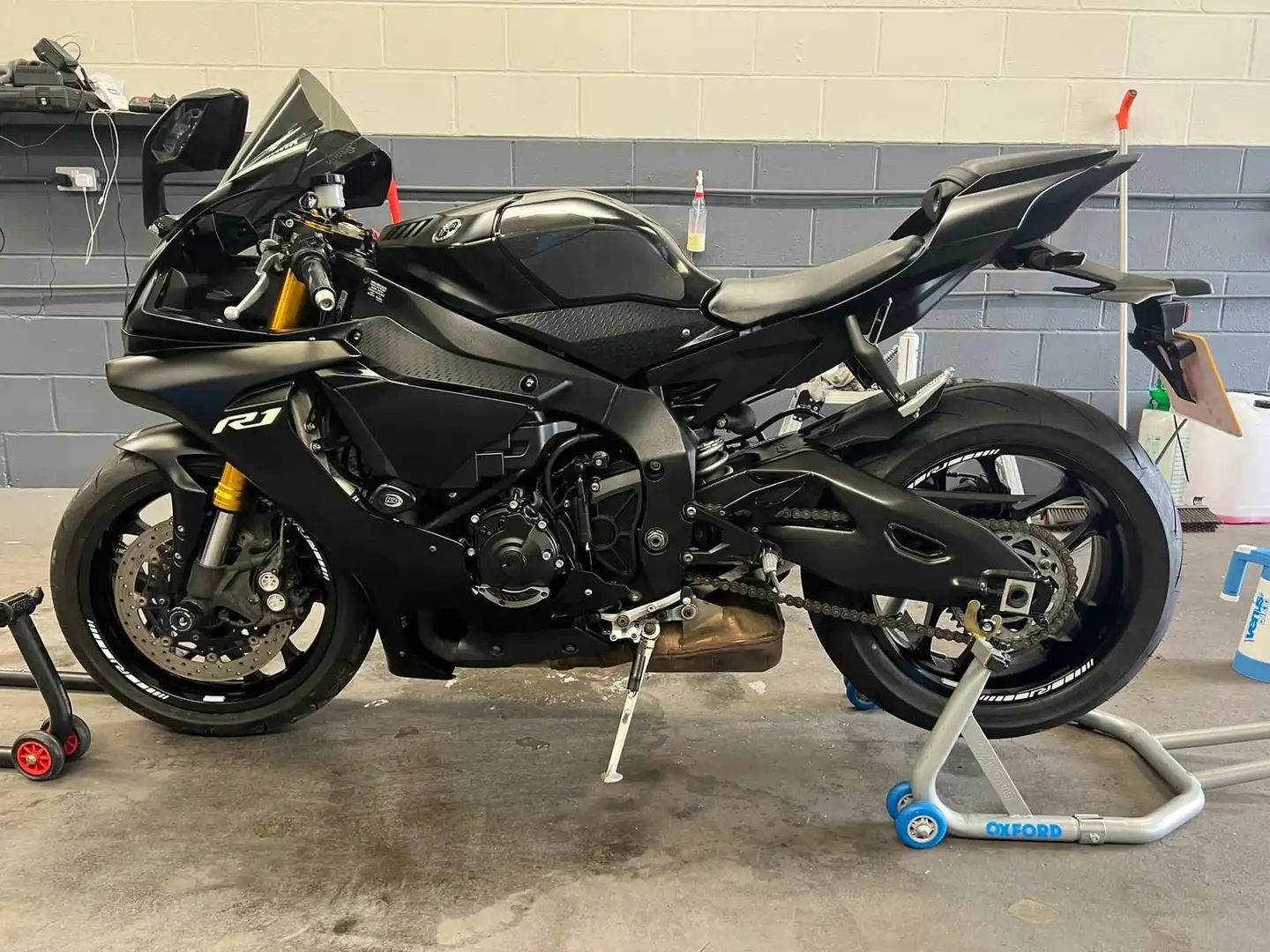 Yamaha YZF-R1 Noir - 2