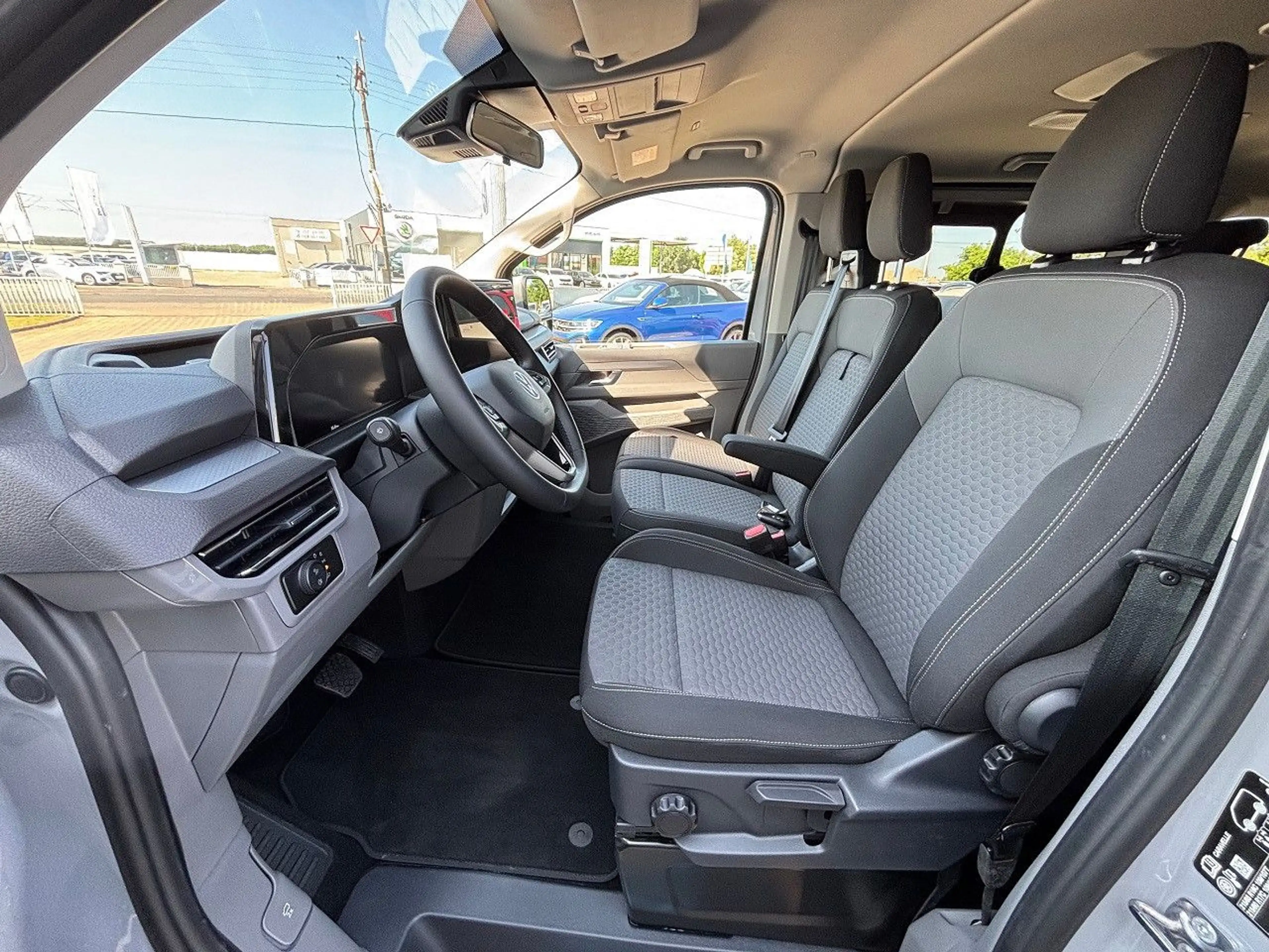 Volkswagen T7 Caravelle T7 LR Caravelle TDI DSG Style AHK ACC Side Navi — photo 4