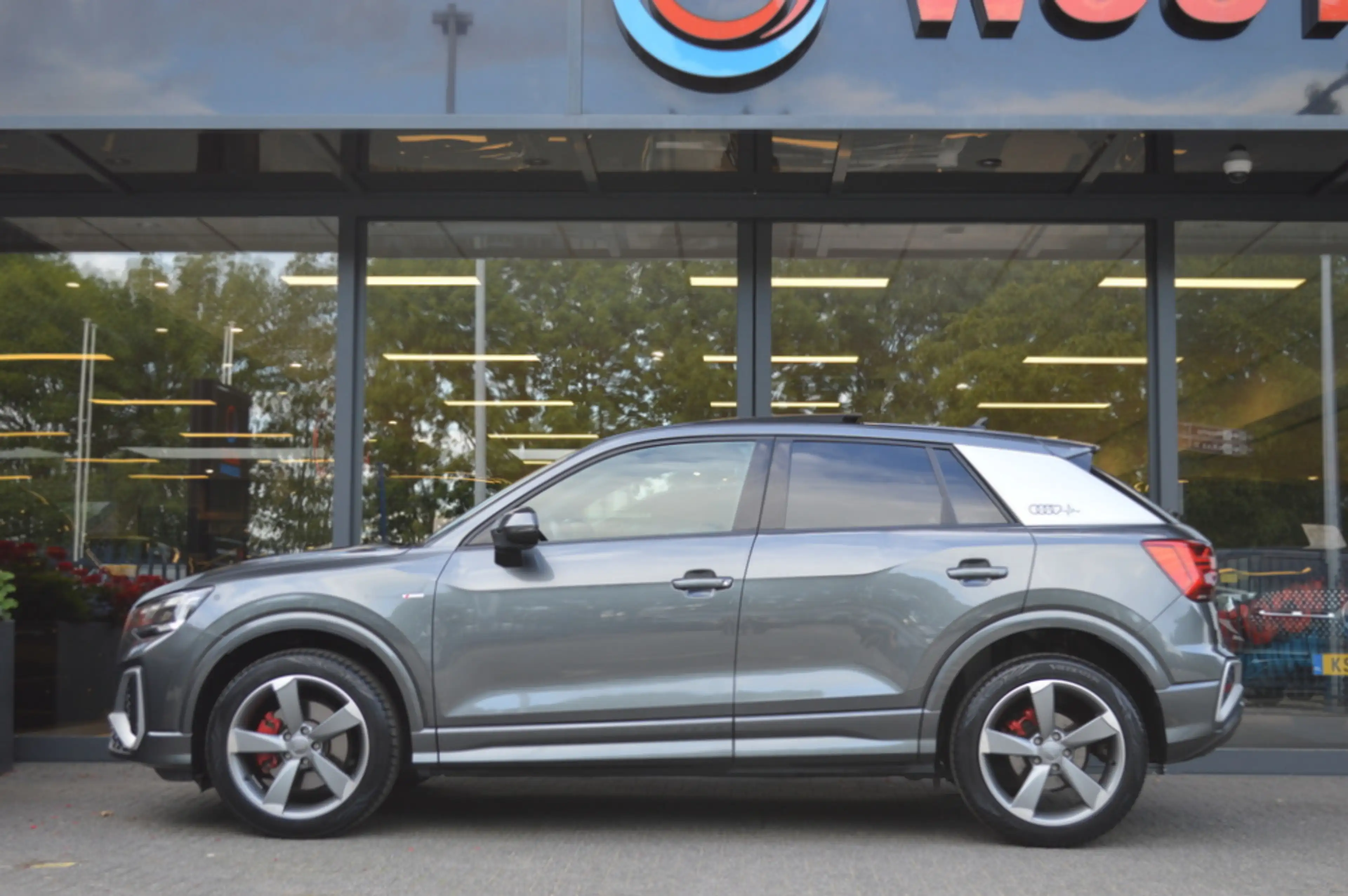 Audi Q2 35 TFSI S-Line Led Panorama Virtual Camera B&O Car — photo 8