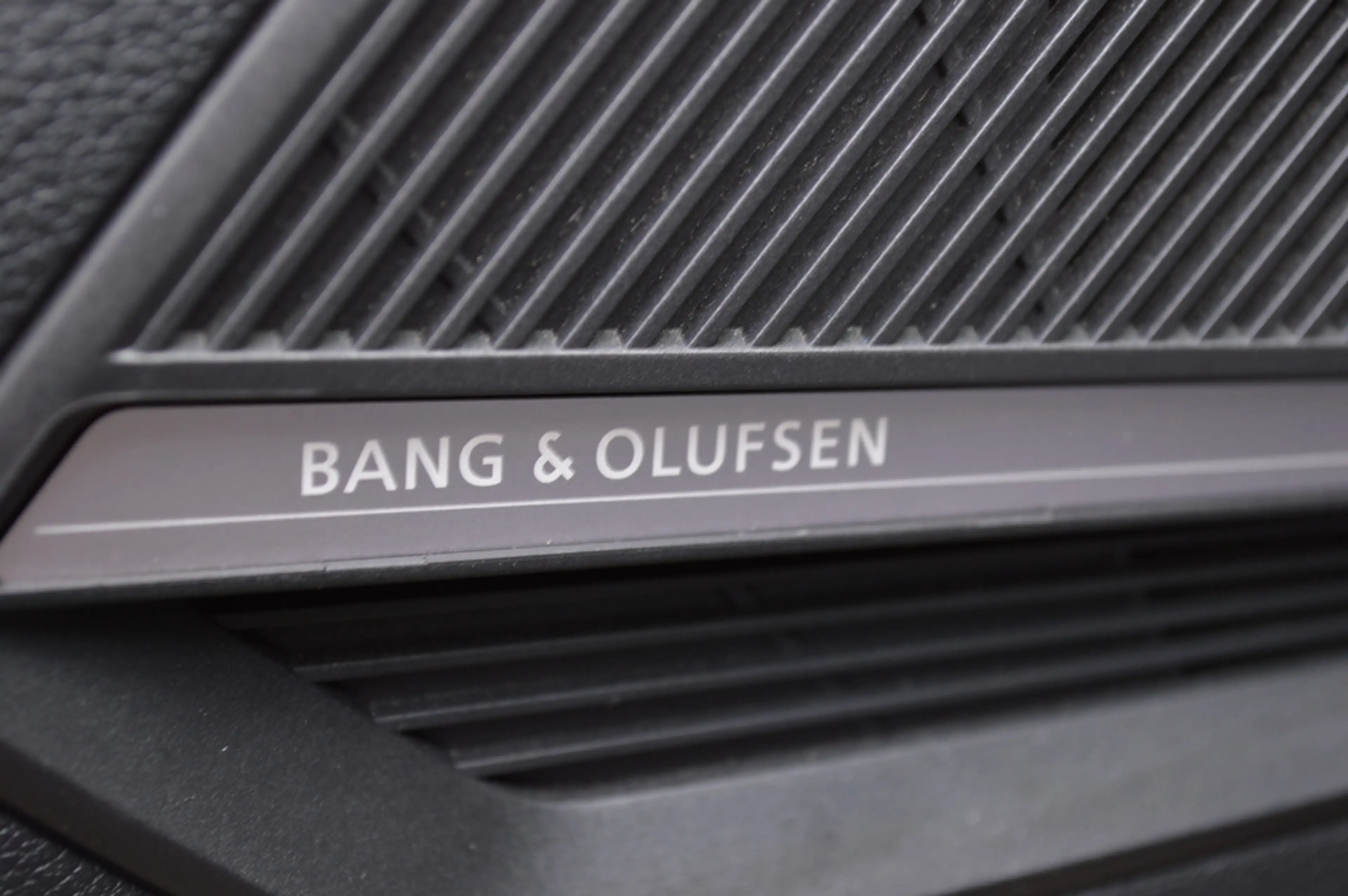 Audi Q2 35 TFSI S-Line Led Panorama Virtual Camera B&O Car — photo 30