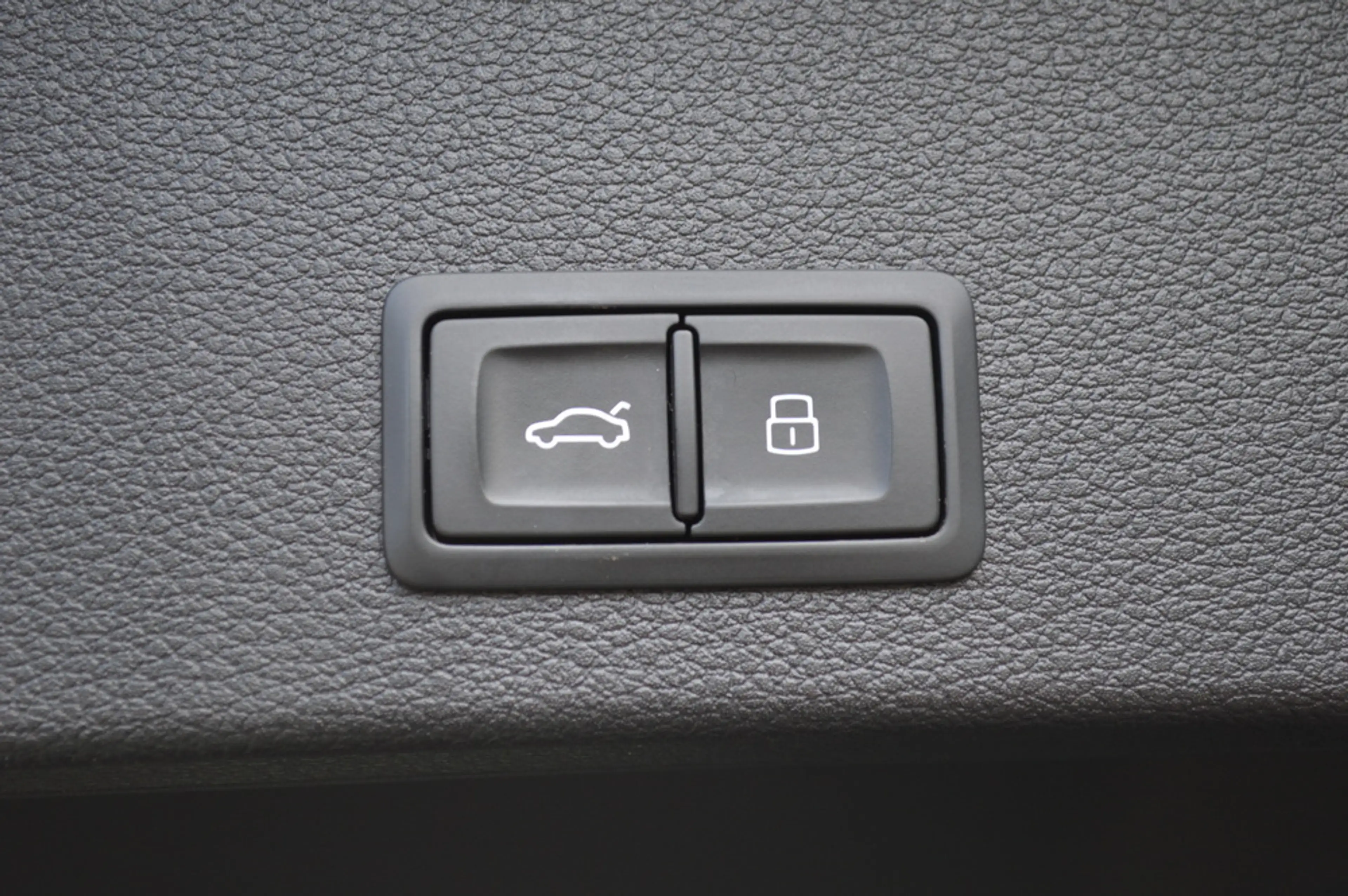 Audi Q2 35 TFSI S-Line Led Panorama Virtual Camera B&O Car — photo 33