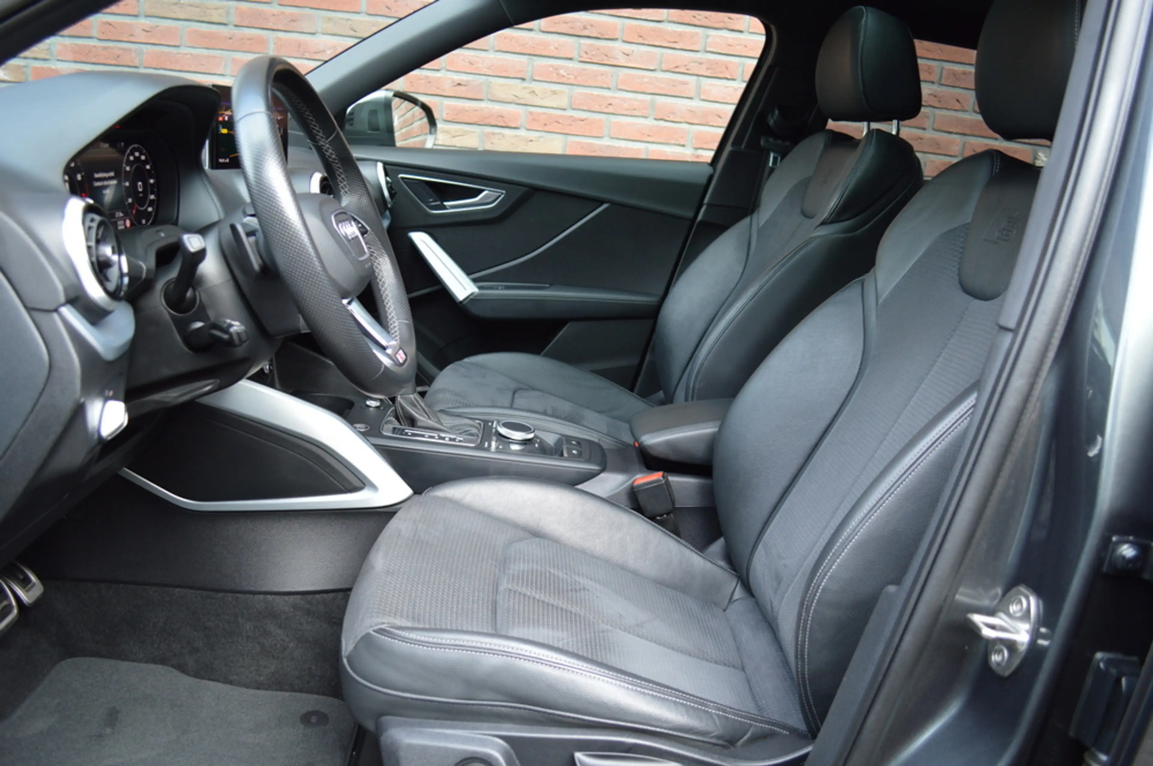 Audi Q2 35 TFSI S-Line Led Panorama Virtual Camera B&O Car — photo 9