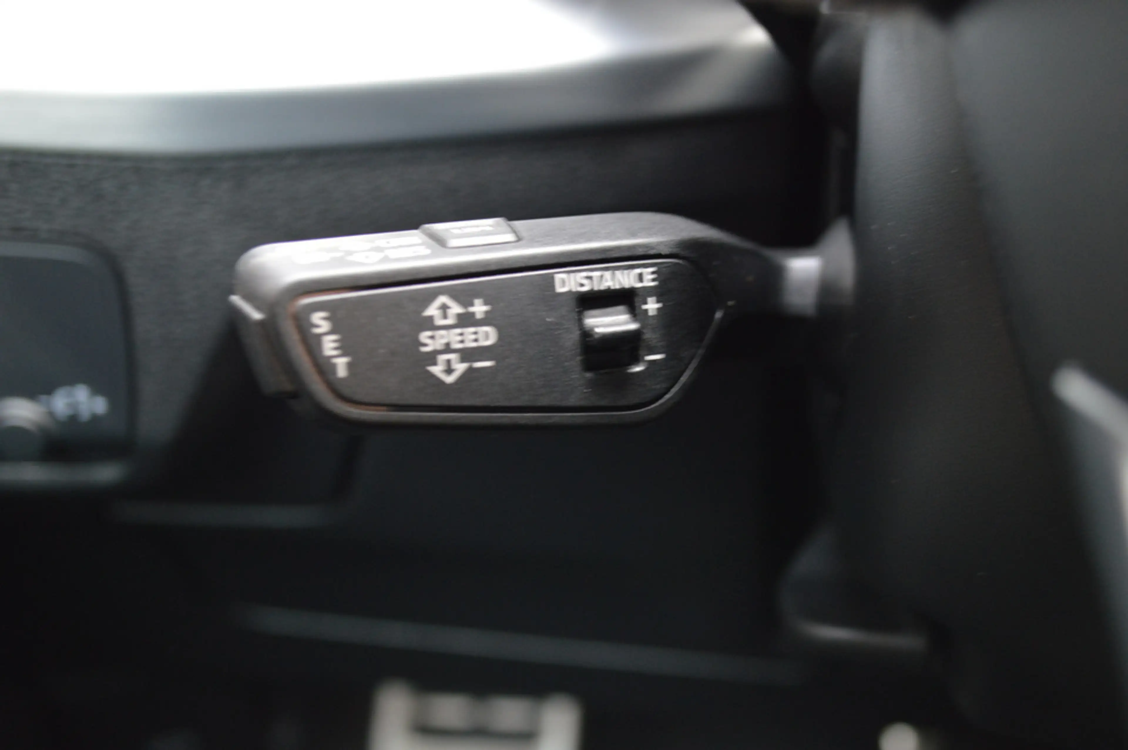 Audi Q2 35 TFSI S-Line Led Panorama Virtual Camera B&O Car — photo 19