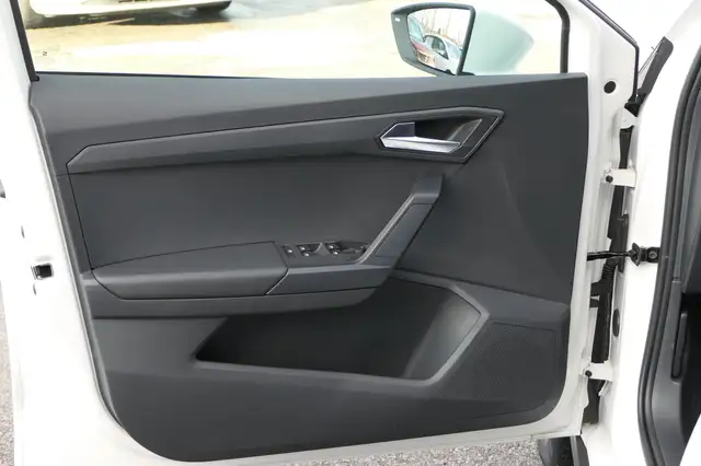 Seat Arona view 5