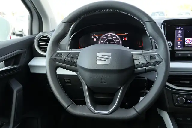 Seat Arona view 8