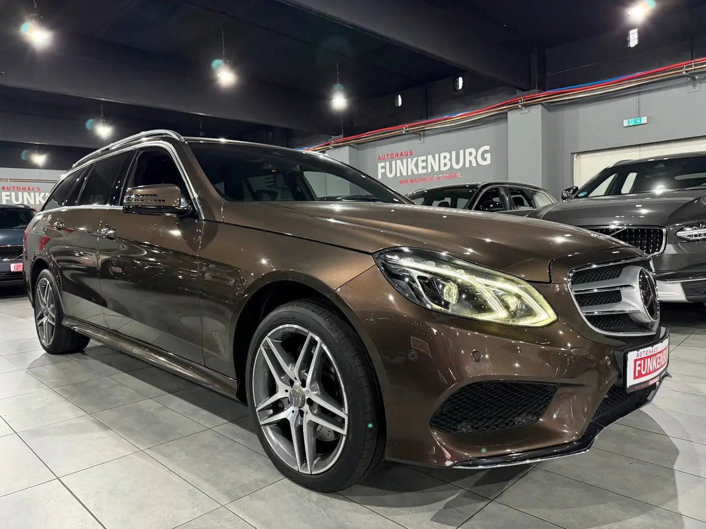 Mercedes-Benz E 350 Cdi 4M AMG/DISTR/360°/KEYLES/LED/AUT/NAVI Braun - 1