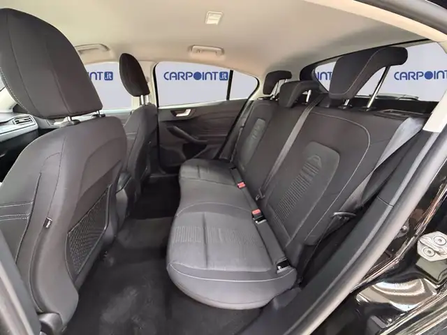Ford Focus view 13
