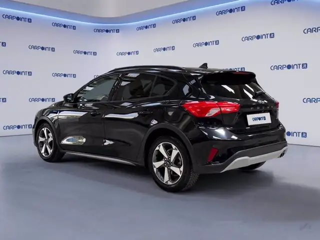 Ford Focus view 3