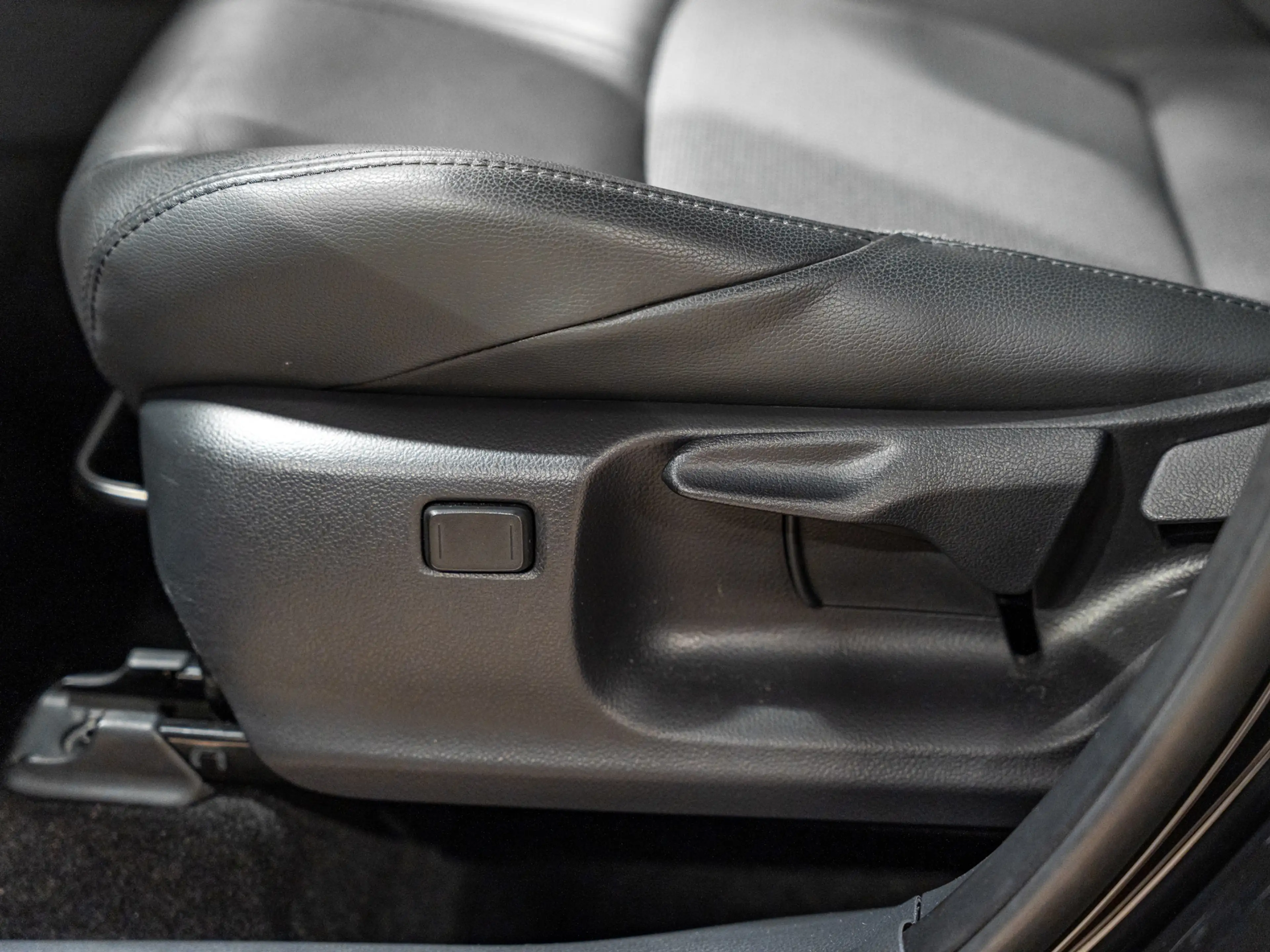 Toyota Corolla Cross Hybrid 200 Dynamic, Voll Led, Digi Dash, Adaptieve — photo 21