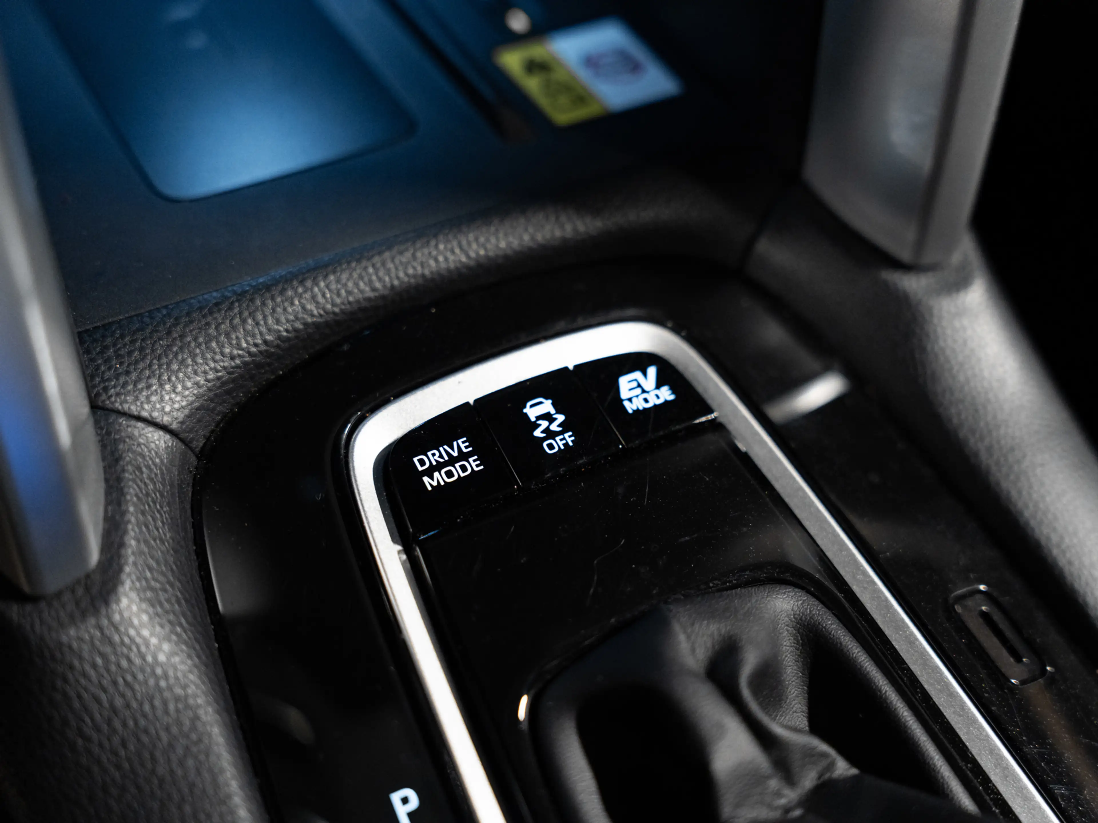 Toyota Corolla Cross Hybrid 200 Dynamic, Voll Led, Digi Dash, Adaptieve — photo 28