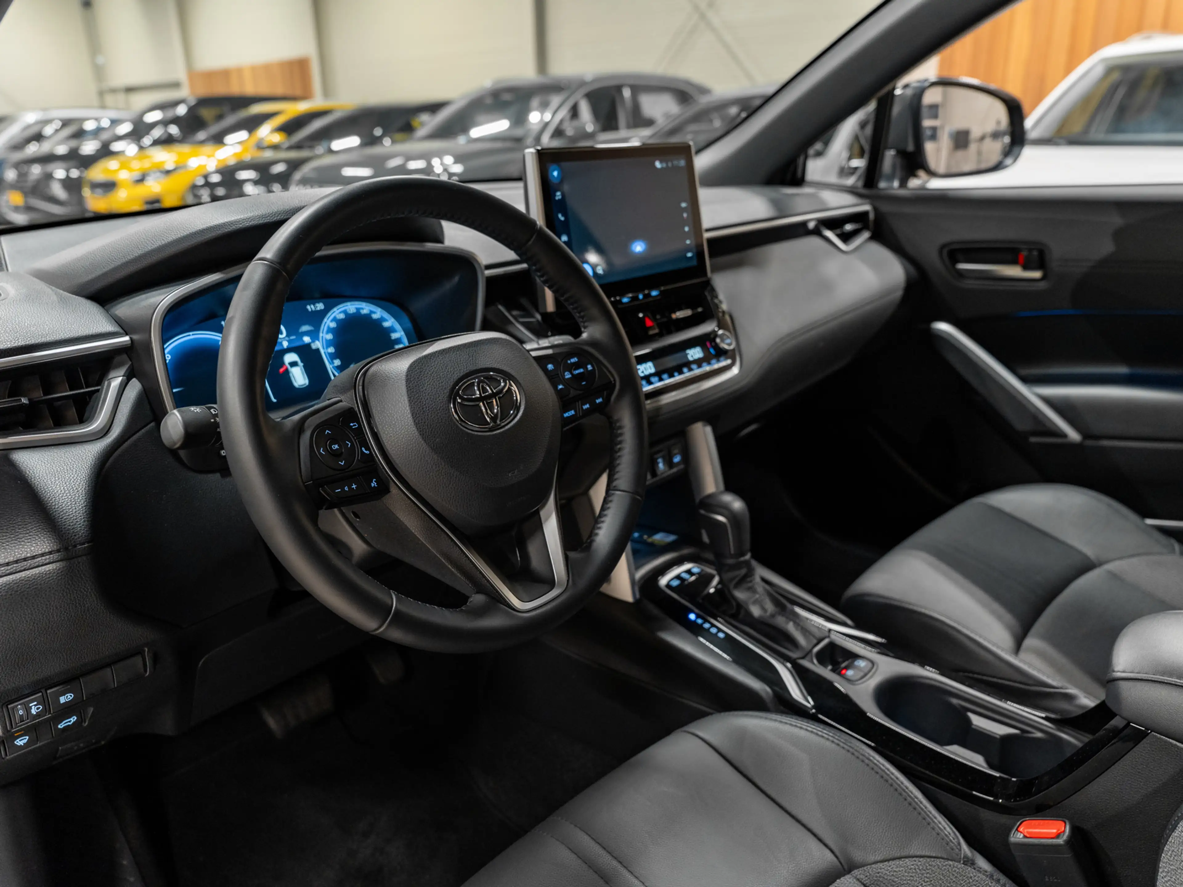 Toyota Corolla Cross Hybrid 200 Dynamic, Voll Led, Digi Dash, Adaptieve — photo 2