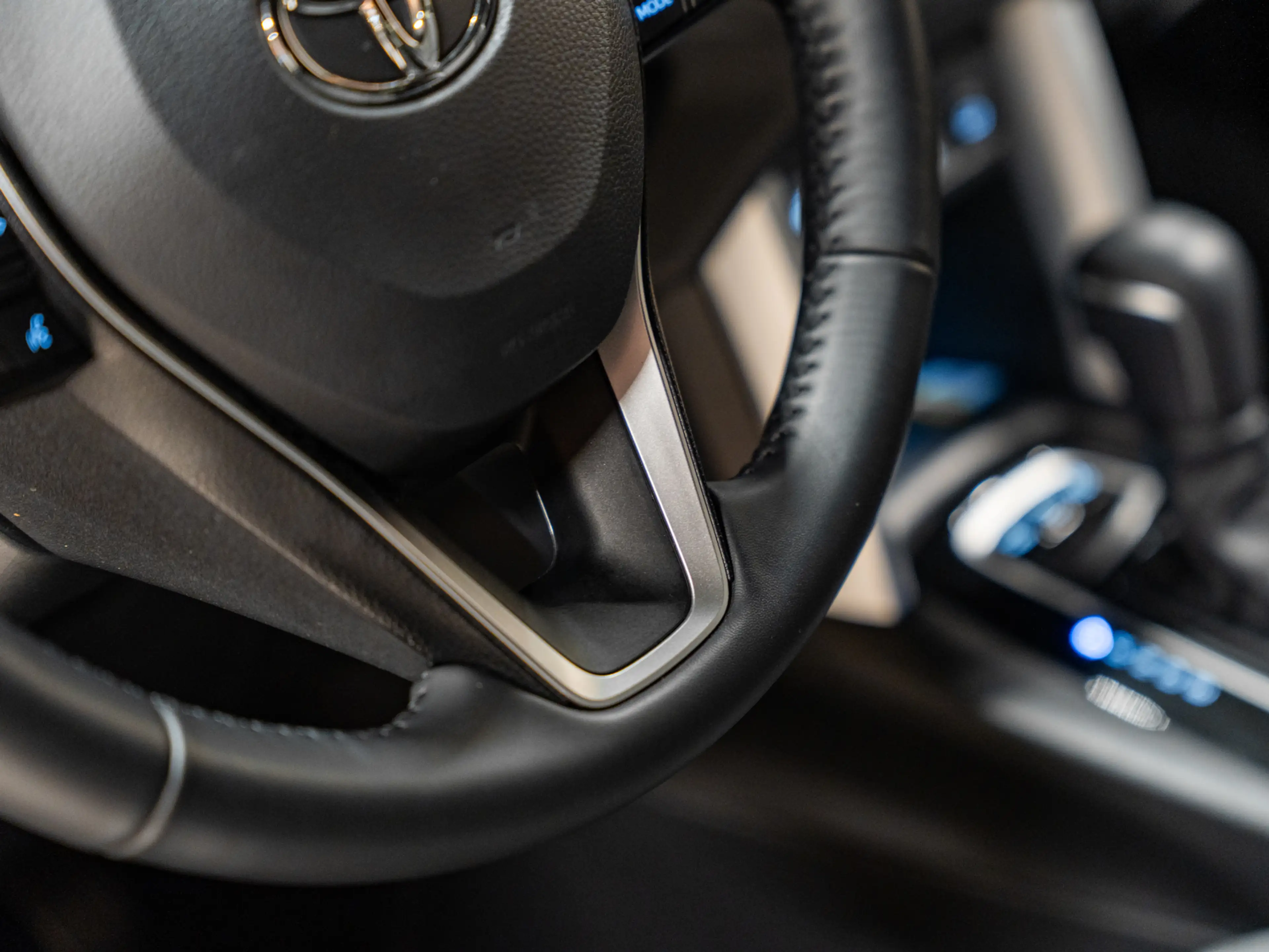 Toyota Corolla Cross Hybrid 200 Dynamic, Voll Led, Digi Dash, Adaptieve — photo 26