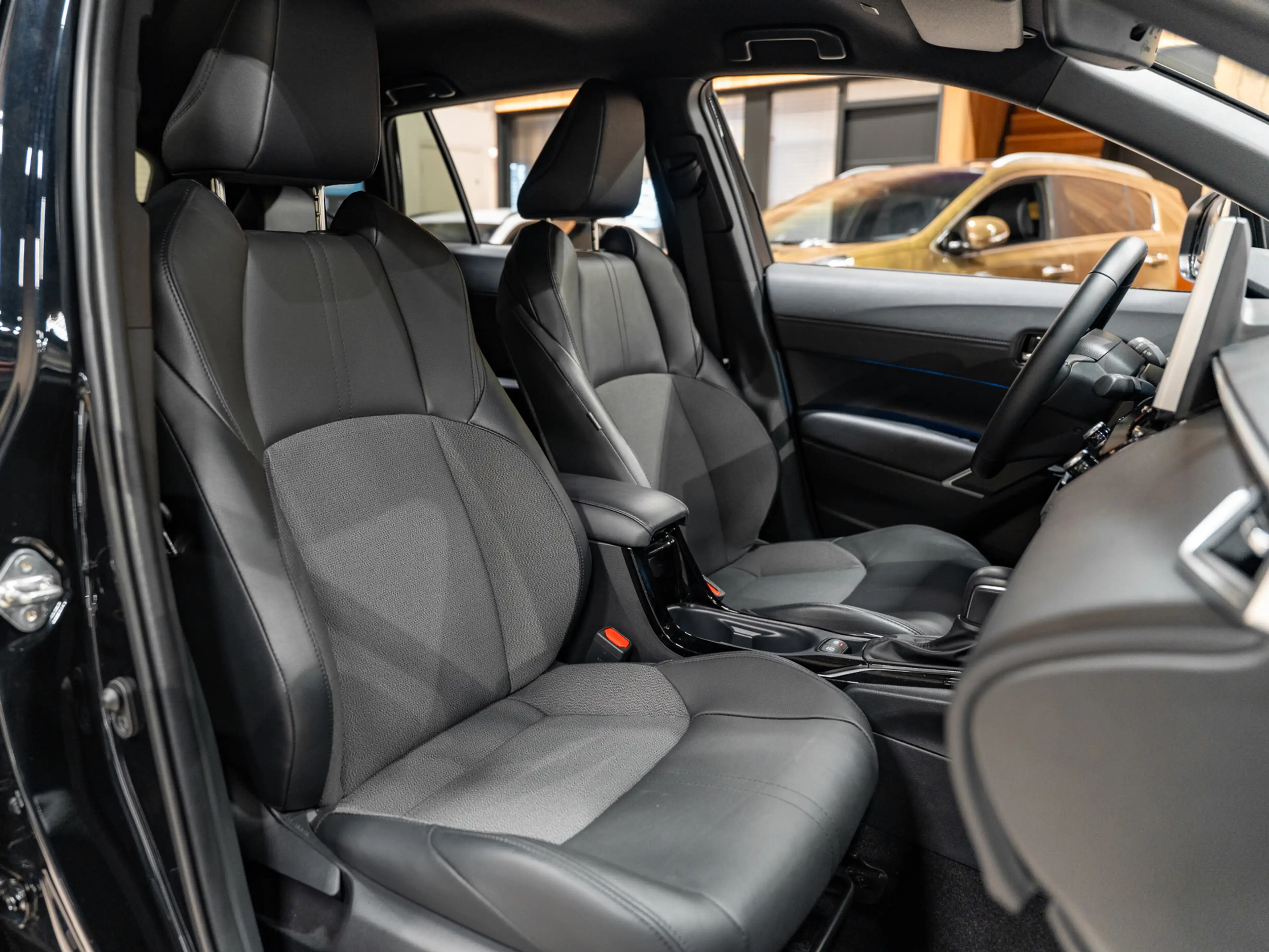 Toyota Corolla Cross Hybrid 200 Dynamic, Voll Led, Digi Dash, Adaptieve — photo 38