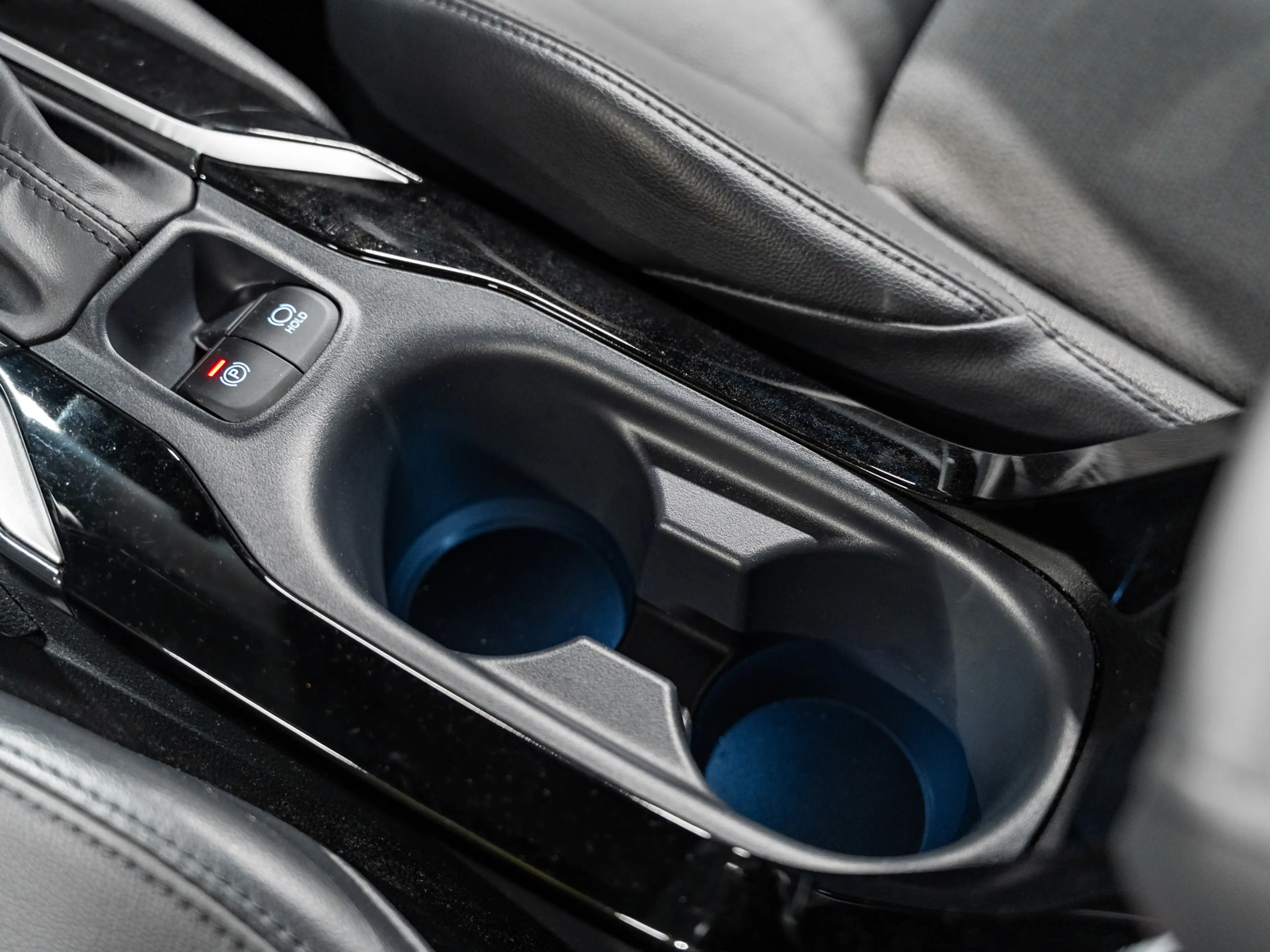Toyota Corolla Cross Hybrid 200 Dynamic, Voll Led, Digi Dash, Adaptieve — photo 27