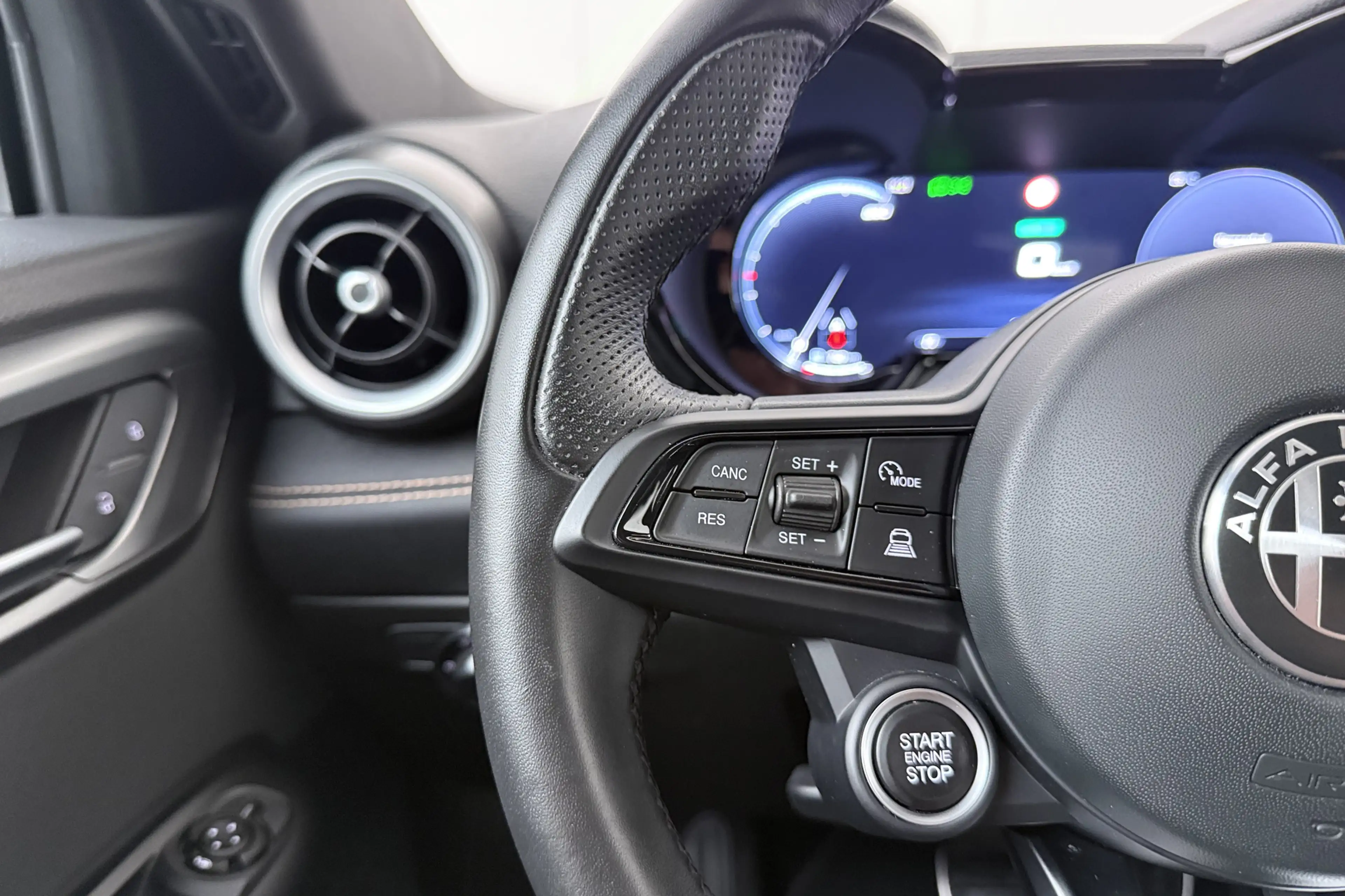 Alfa Romeo Tonale 1.5T Hybrid Aut. Sprint Camera Adapt.Cruise 19'LMV — photo 17