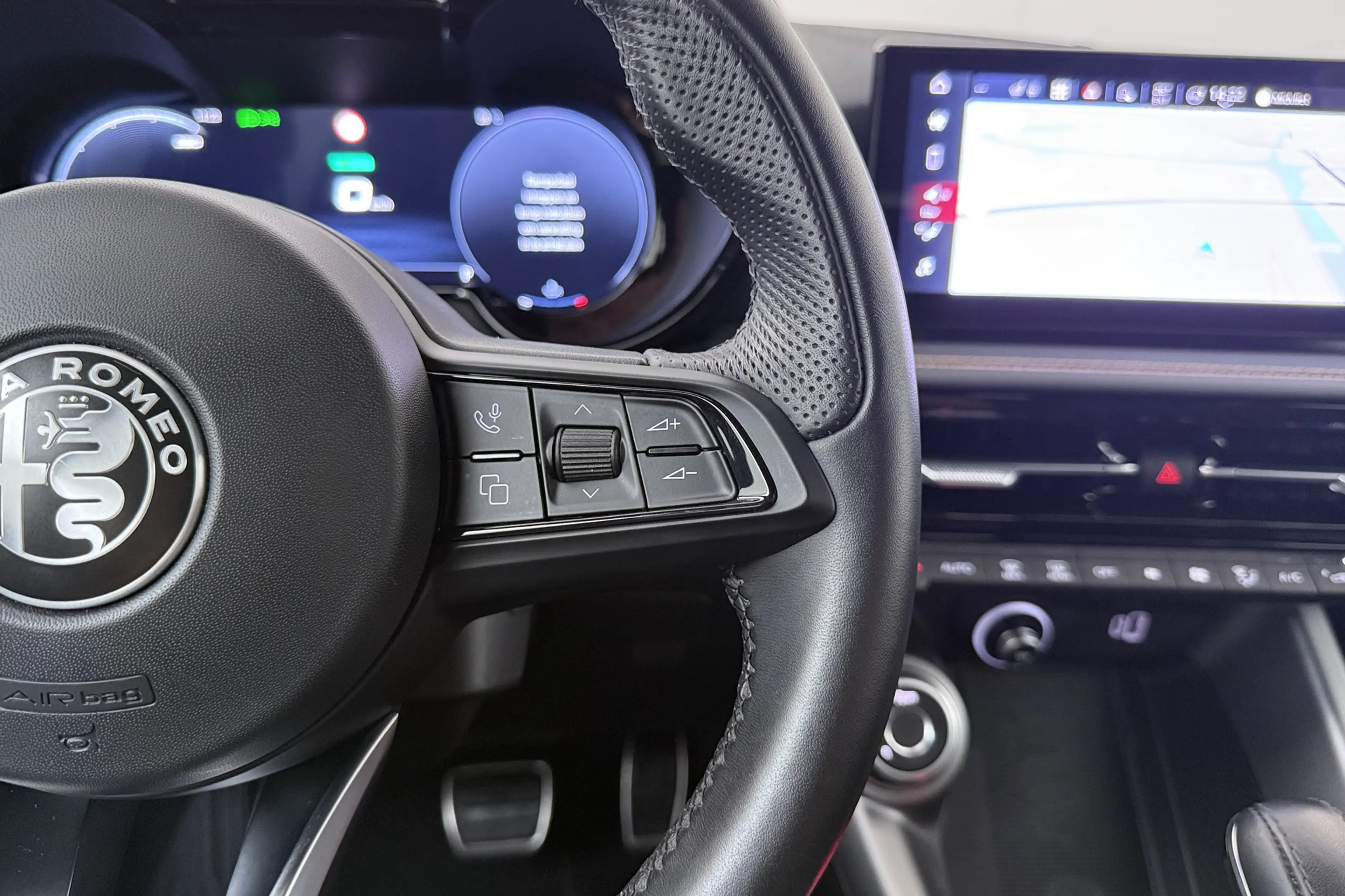Alfa Romeo Tonale 1.5T Hybrid Aut. Sprint Camera Adapt.Cruise 19'LMV — photo 18