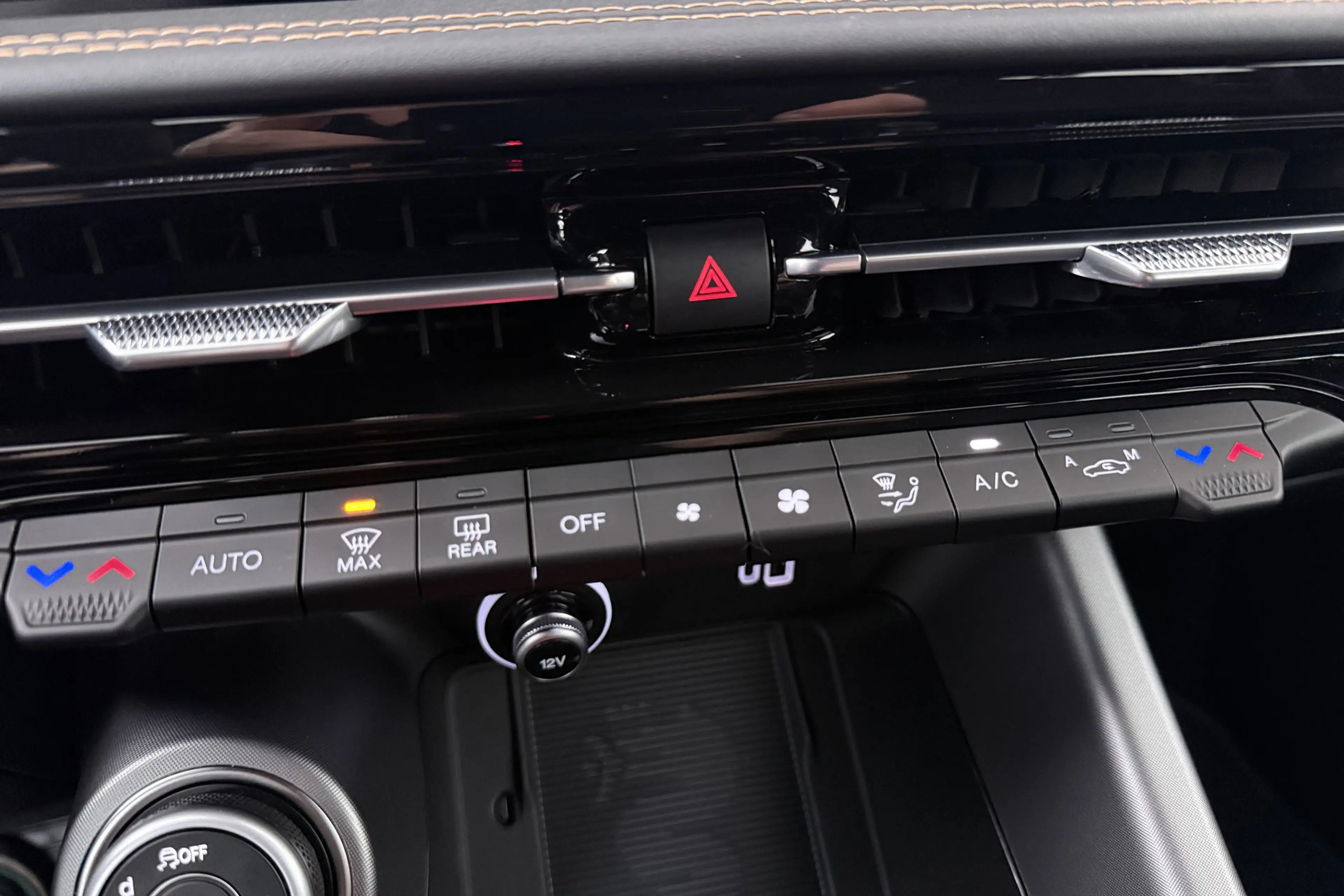 Alfa Romeo Tonale 1.5T Hybrid Aut. Sprint Camera Adapt.Cruise 19'LMV — photo 27