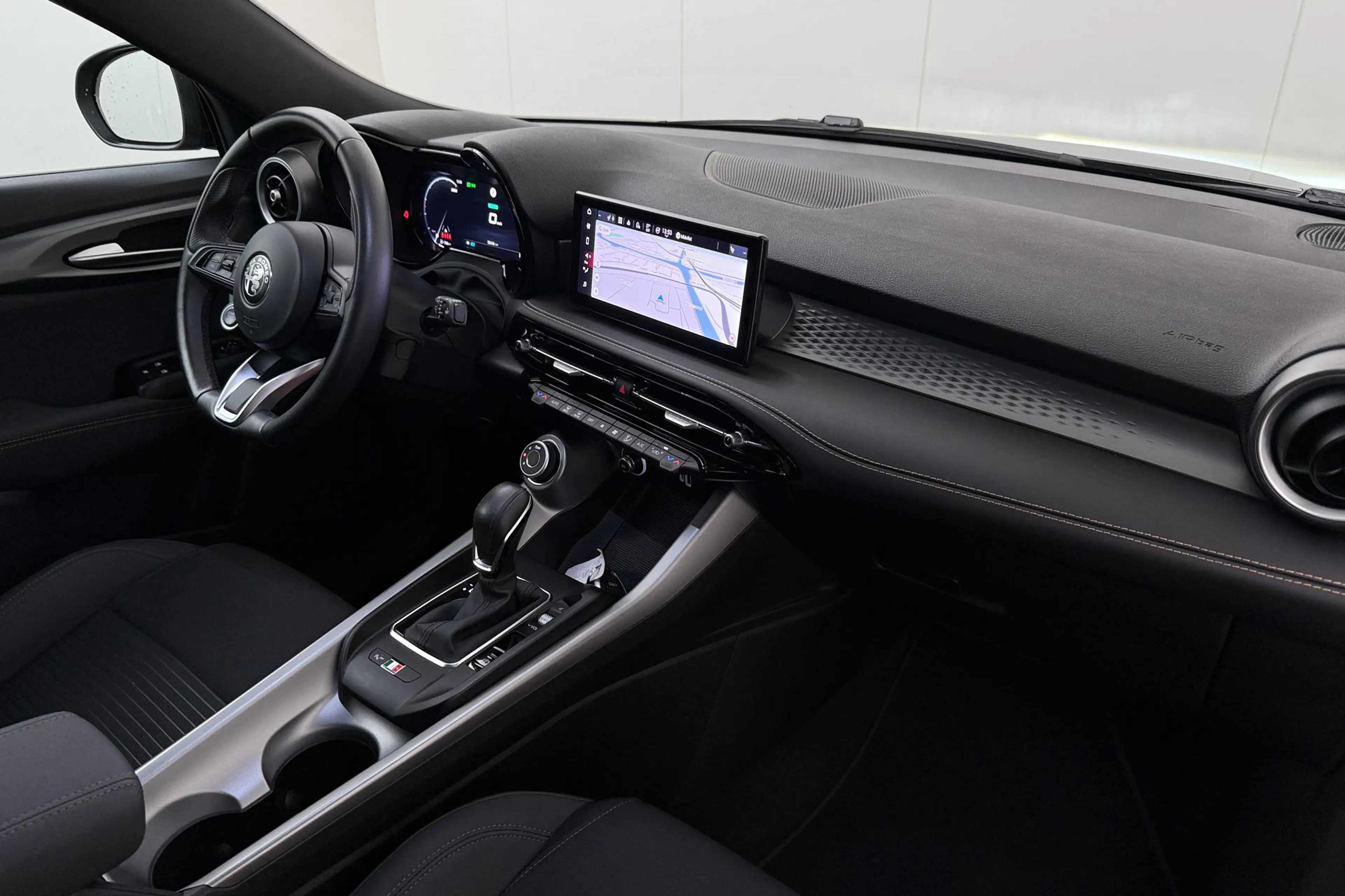 Alfa Romeo Tonale 1.5T Hybrid Aut. Sprint Camera Adapt.Cruise 19'LMV — photo 15
