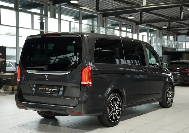 Mercedes-Benz V 300 view 8