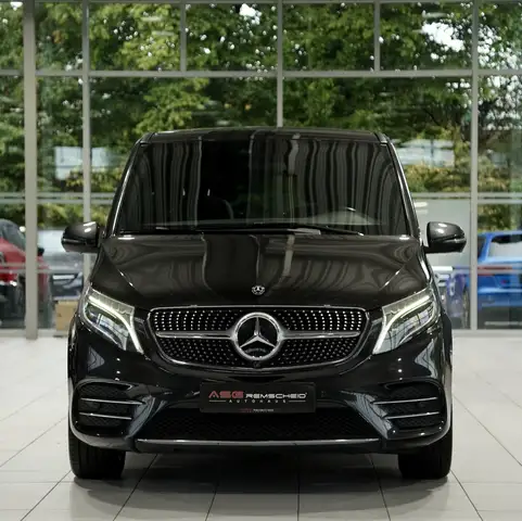 Mercedes-Benz V 300 view 4