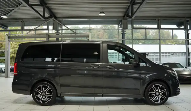 Mercedes-Benz V 300 view 7