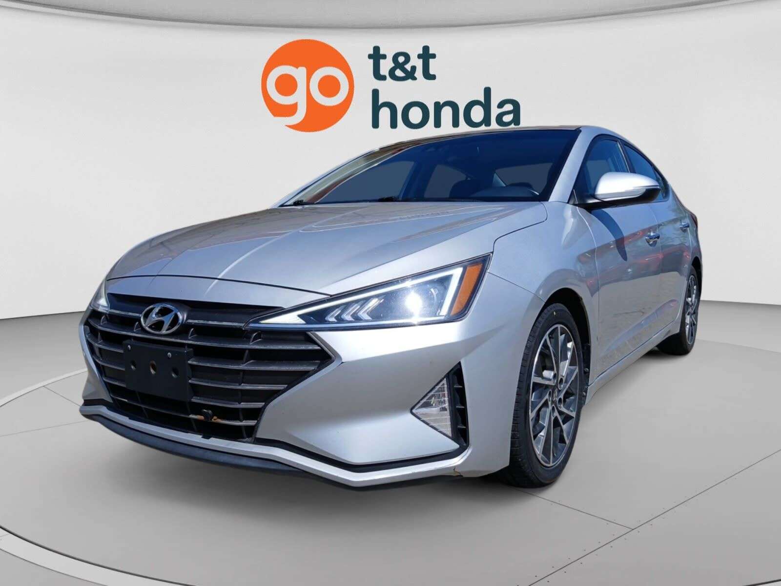 2019 Hyundai Elantra Luxury - Leather Seating | Sunroof | Heated Leathe