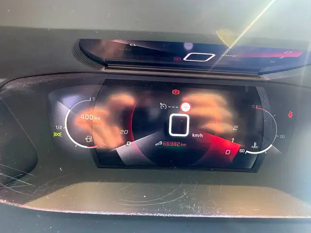 Peugeot 208 view 13