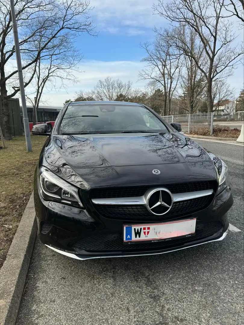 Mercedes-Benz CLA 220 d 4MATIC Schwarz - 1