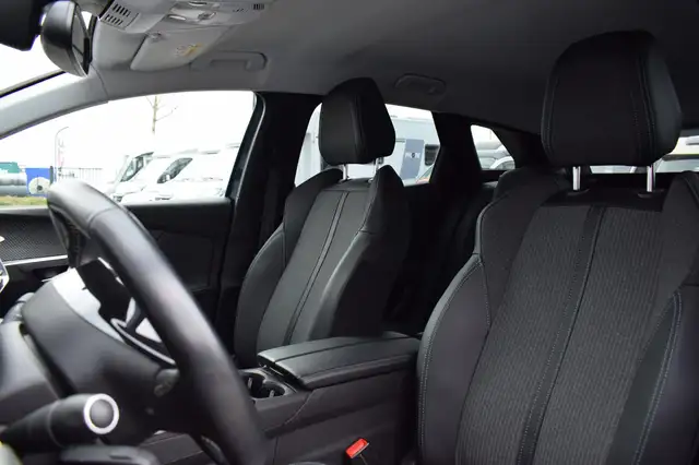 Peugeot 3008 view 5