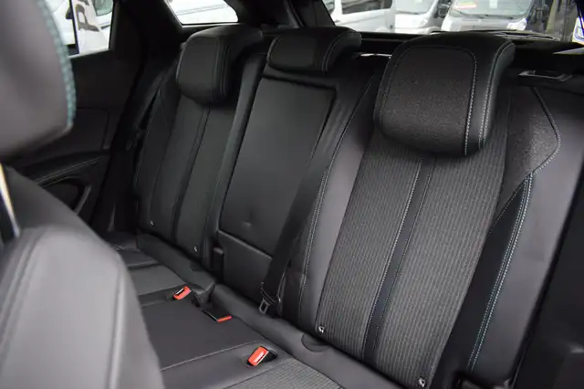 Peugeot 3008 view 6