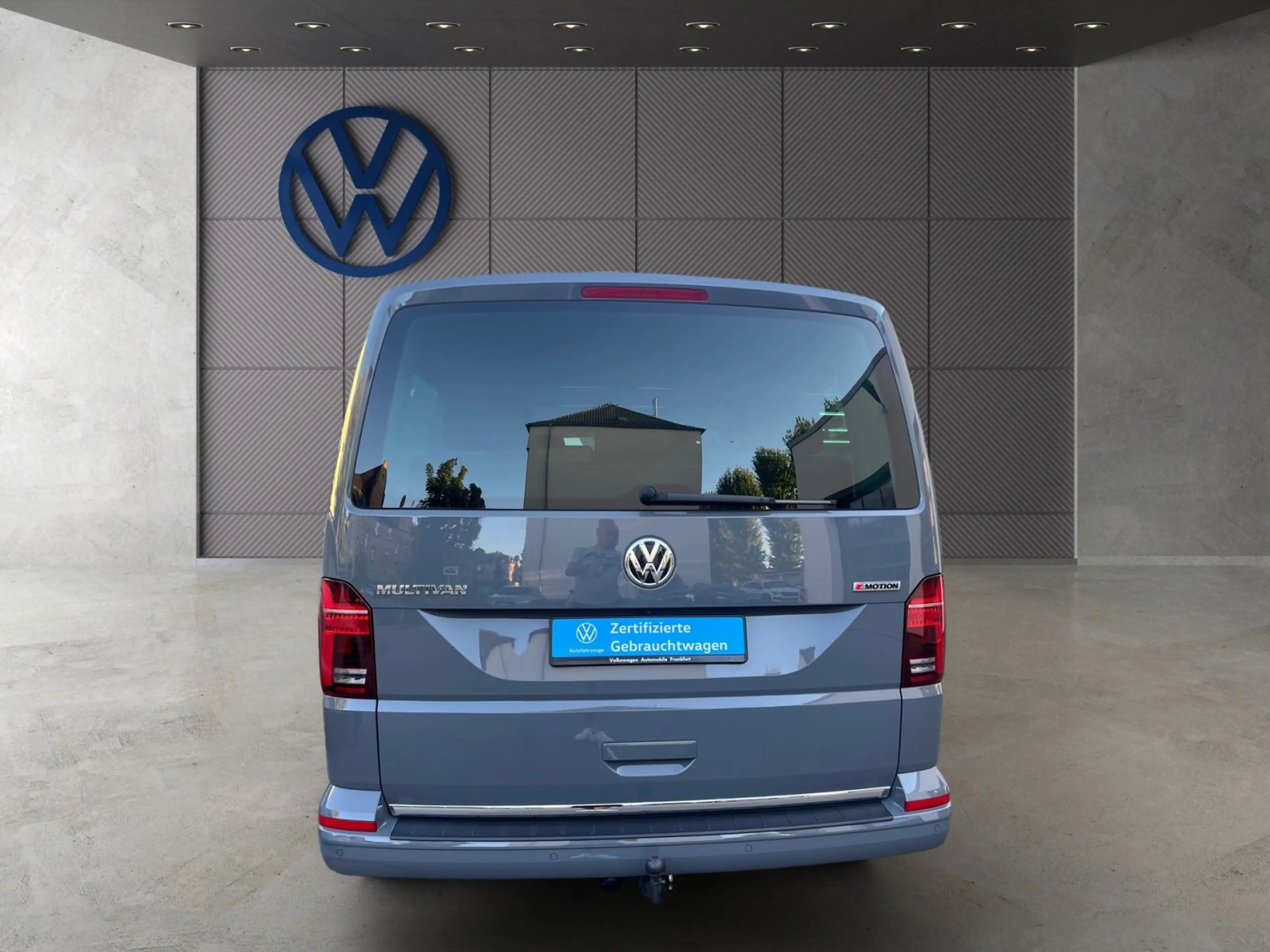 Volkswagen T6.1 Multivan 2.0 TDI DSG Generation Six 4Motion — photo 6