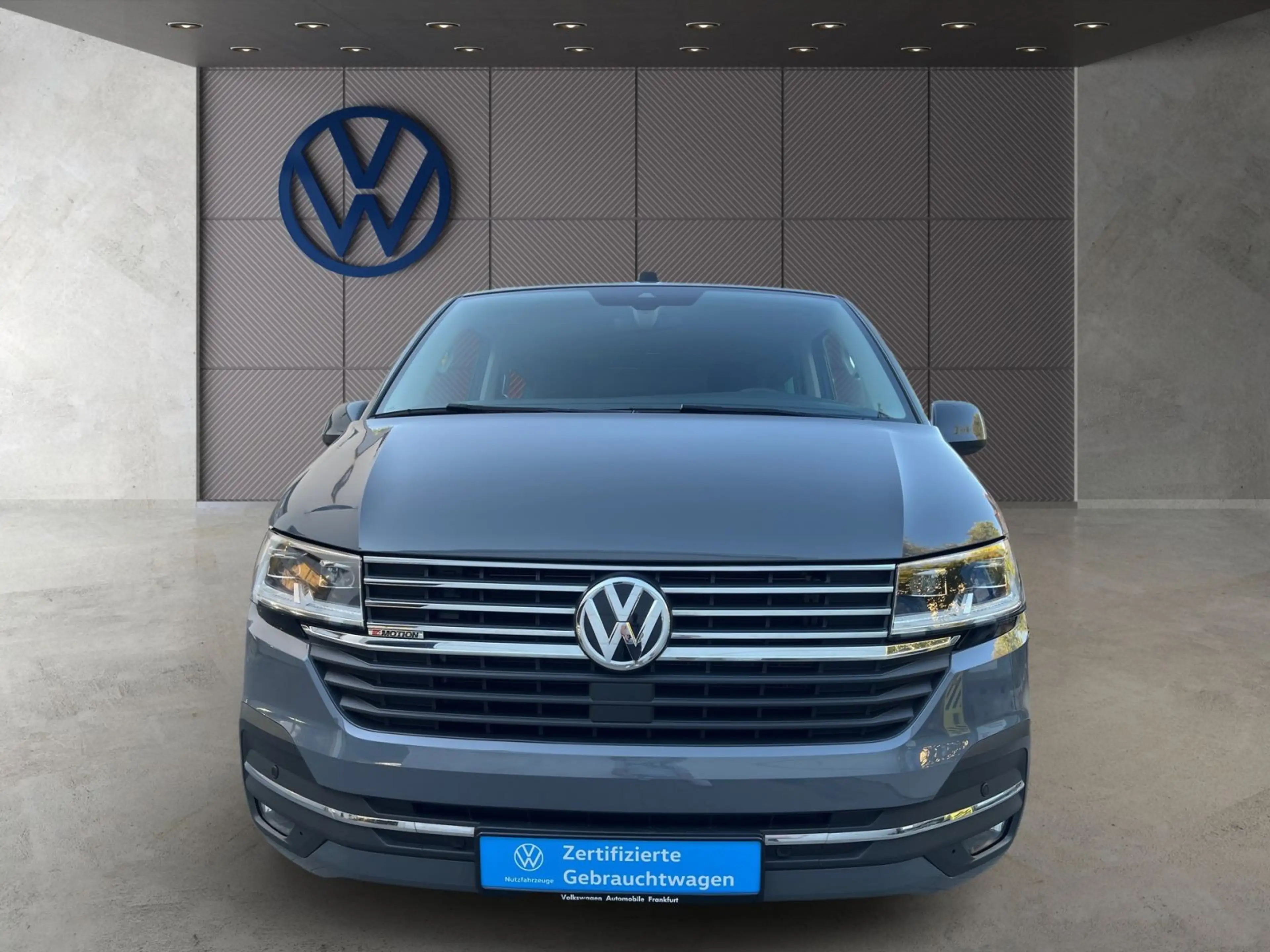 Volkswagen T6.1 Multivan 2.0 TDI DSG Generation Six 4Motion — photo 3
