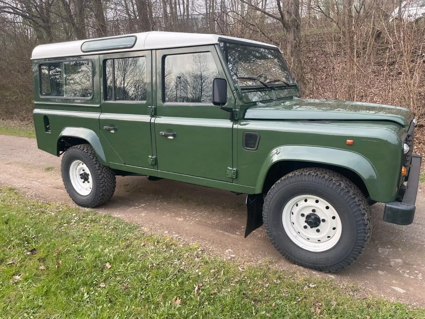 Land Rover Defender 300Tdi 2.Hand!Klima!Tüv Neu! Grün - 2