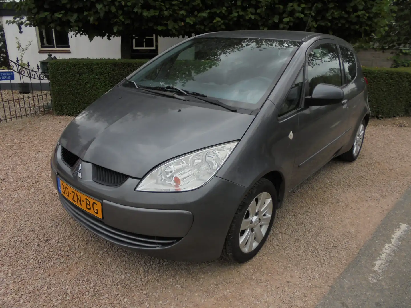 Mitsubishi Colt 1.3 Invite+ Automaat **LEES TEKST**74.000 org.km.N Gris - 2