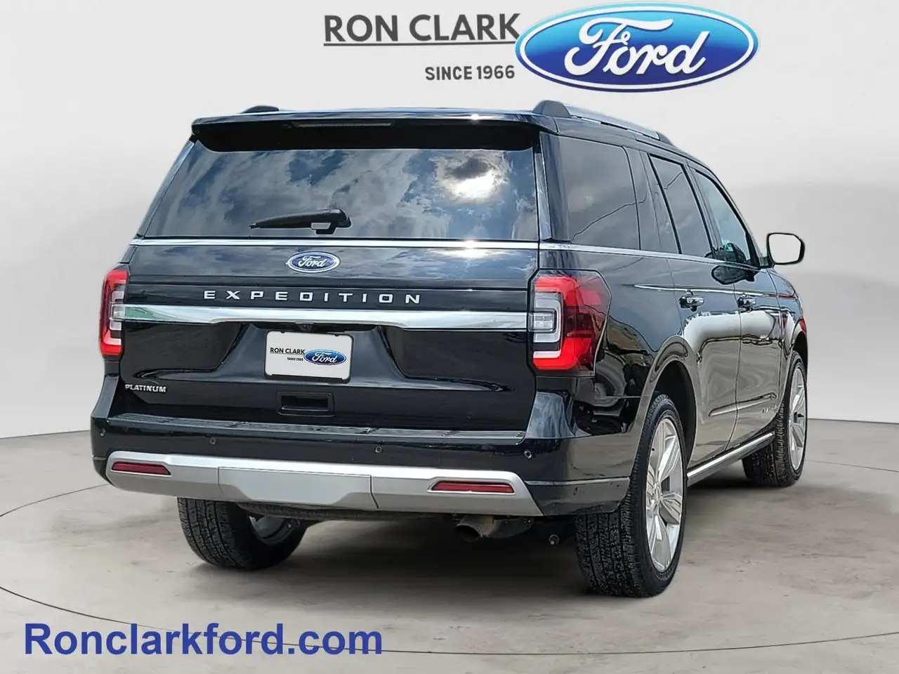 Ford Expedition снимка Ford Expedition