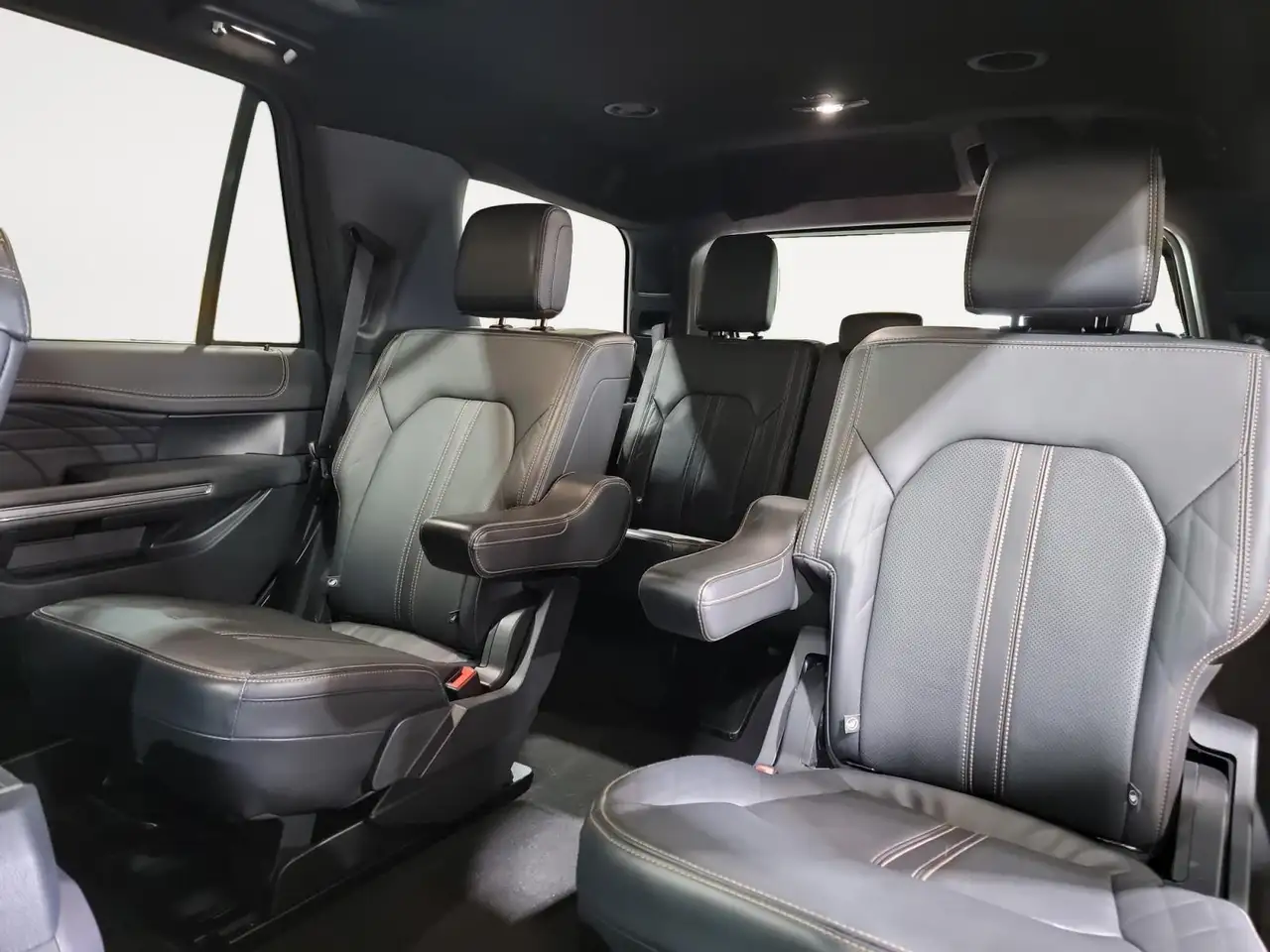 Ford Expedition снимка Ford Expedition