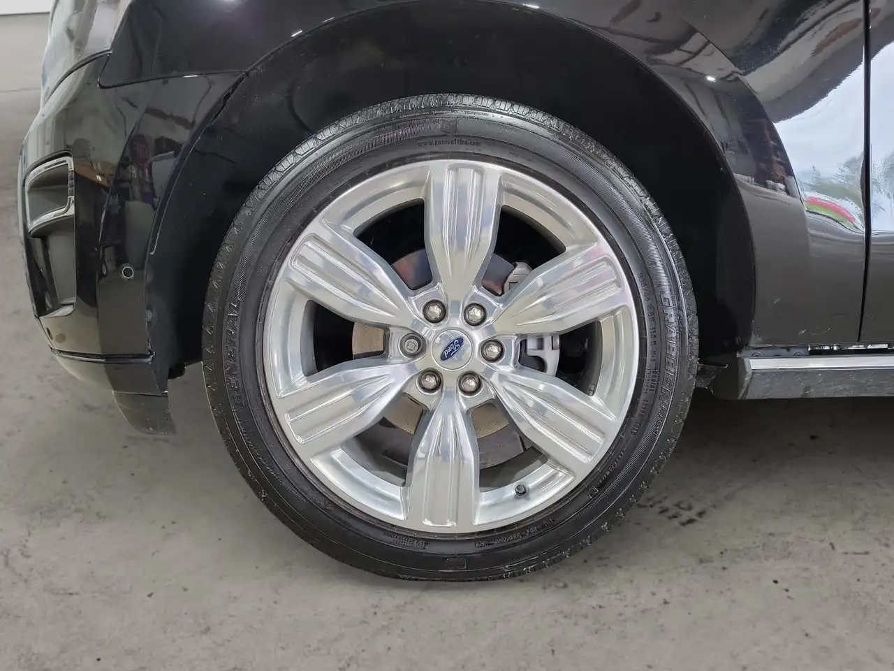 Ford Expedition снимка Ford Expedition