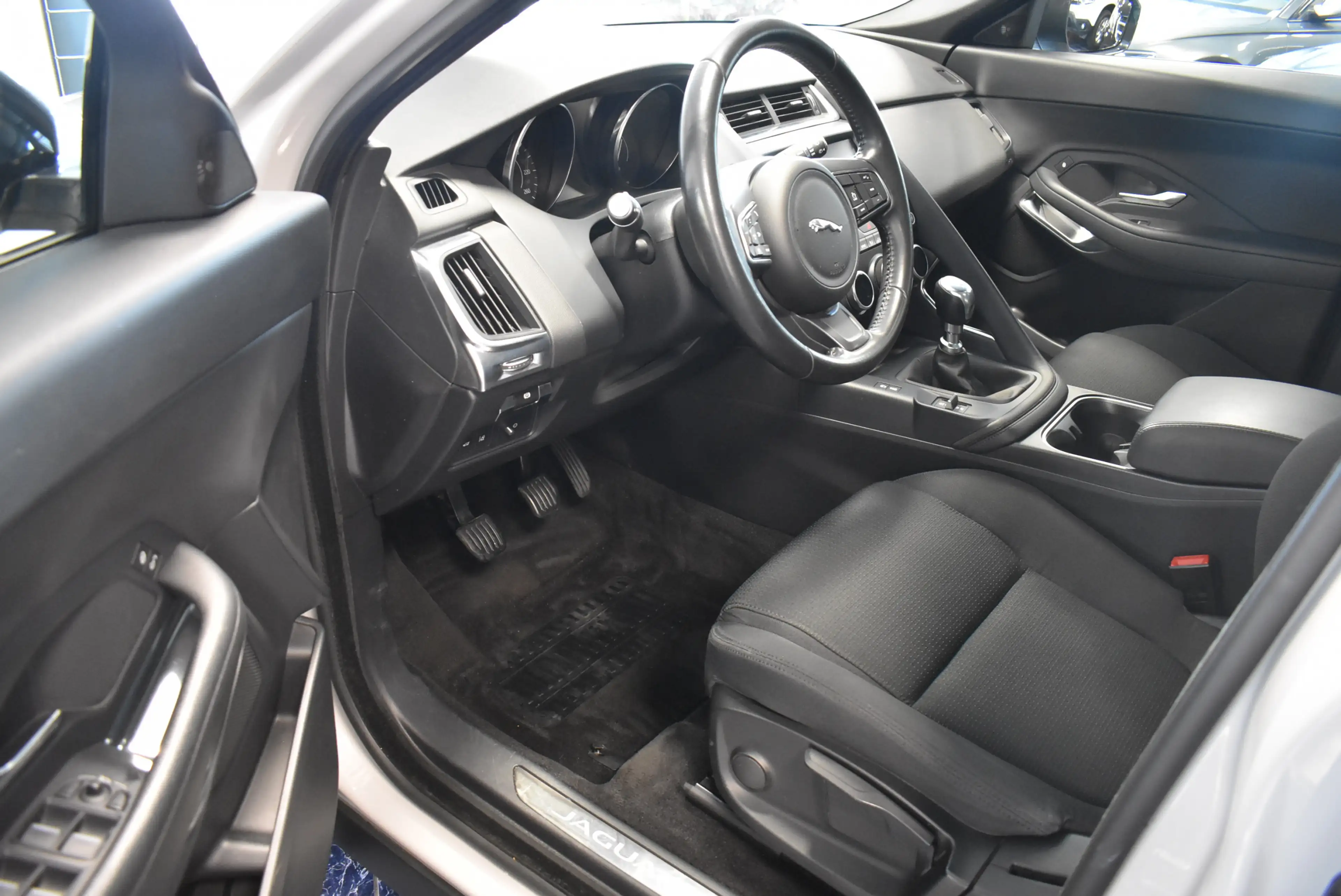 Jaguar E-Pace D150 Panorama Kamera PDC AHK — photo 7