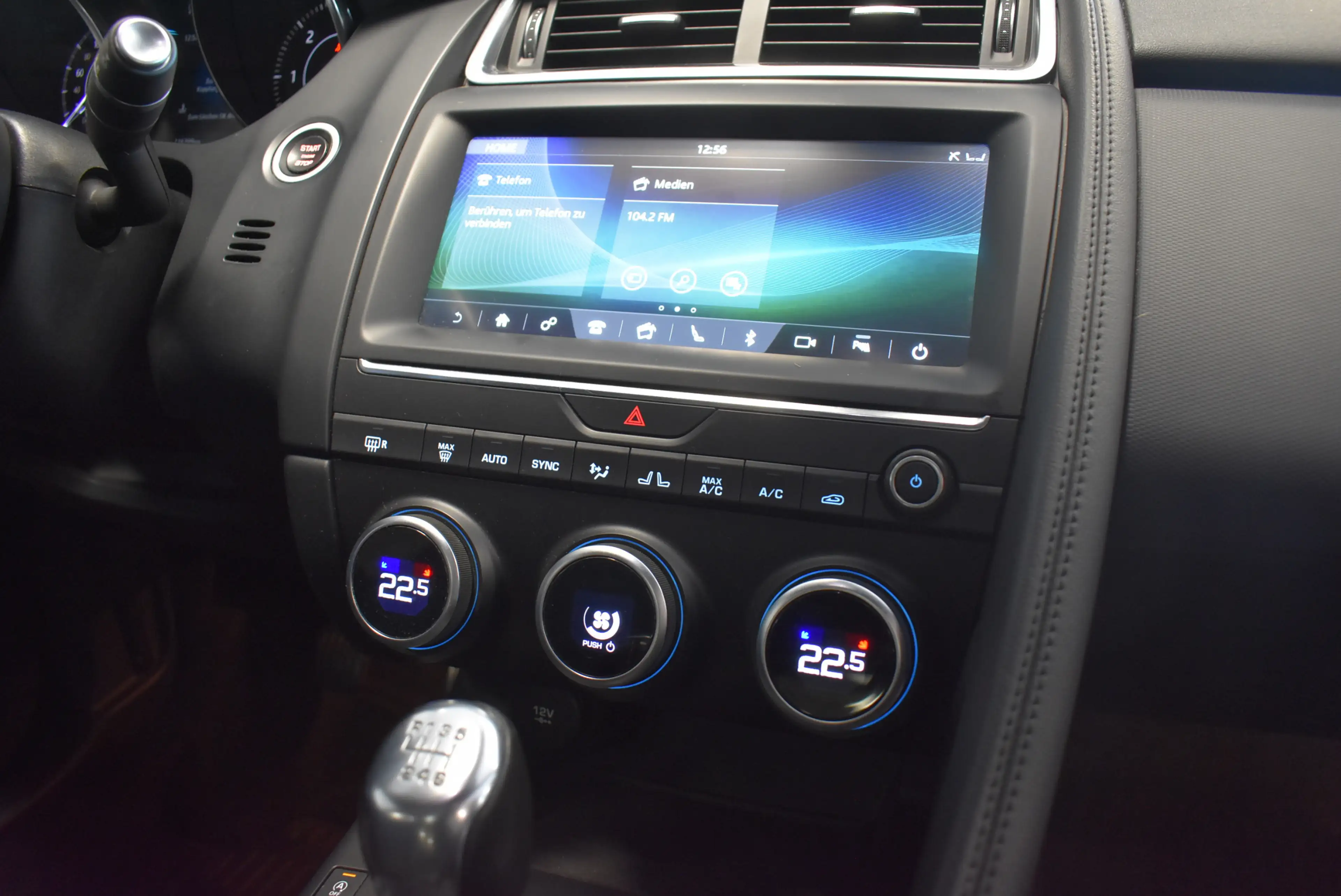 Jaguar E-Pace D150 Panorama Kamera PDC AHK — photo 8