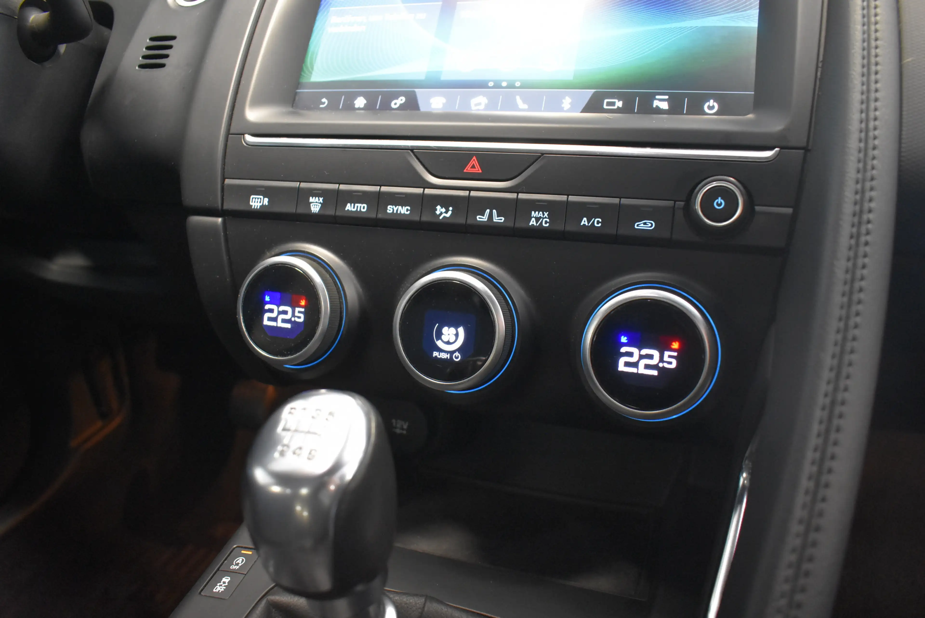Jaguar E-Pace D150 Panorama Kamera PDC AHK — photo 9