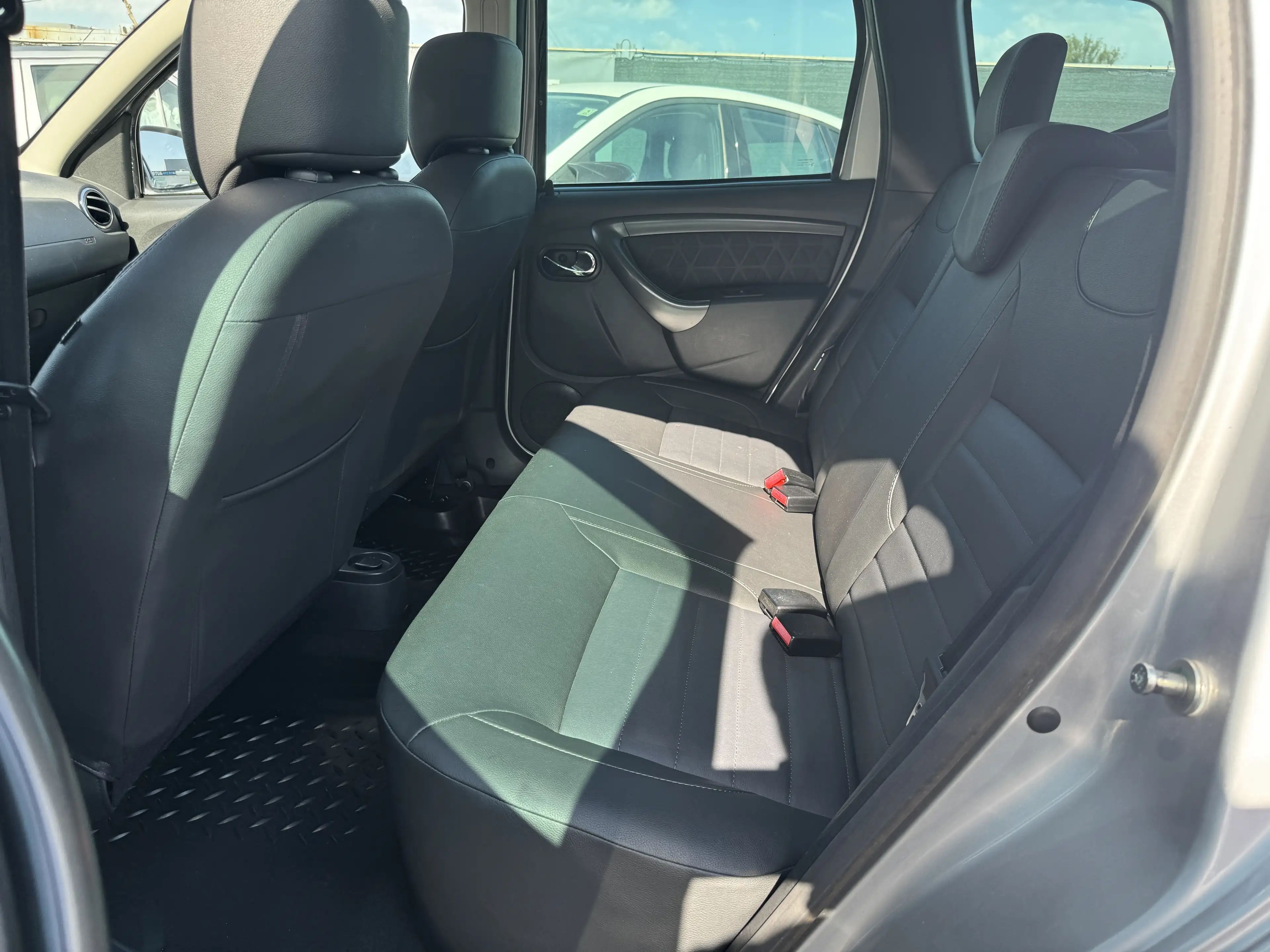 Dacia Duster Basis 4x2. 1.Hand — photo 7