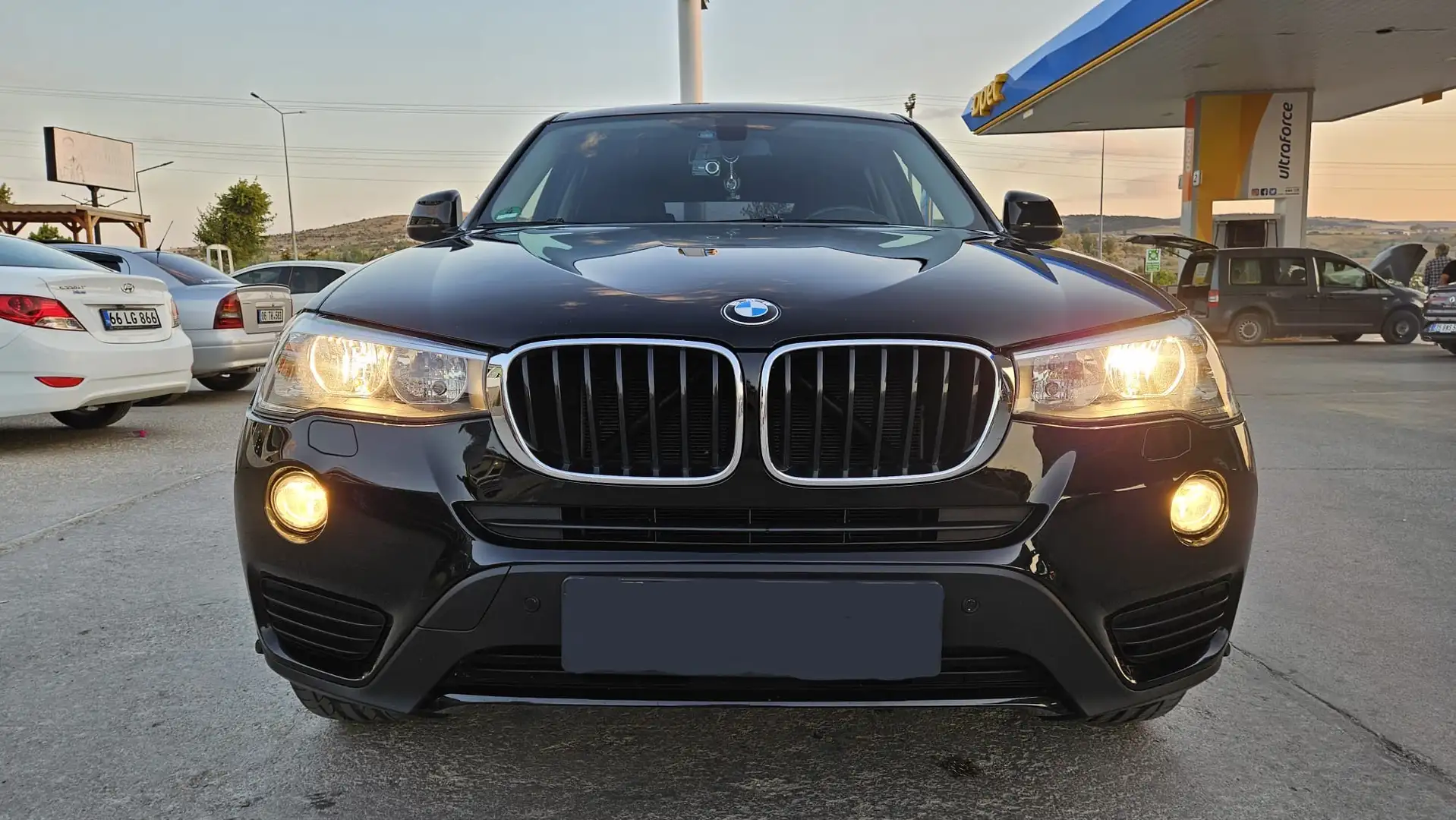 BMW X3 Diesel, FACELIFT,AUTOMATIK,PDC,NAVI,TOPZUSTAND Schwarz - 1