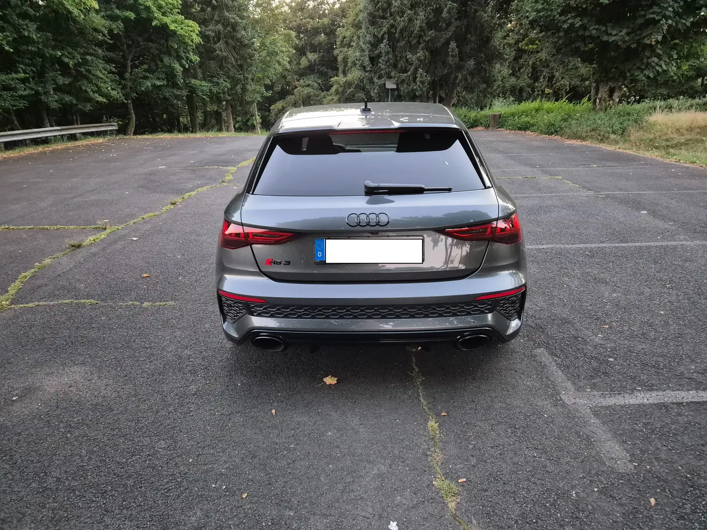 Audi RS3 Sportback quattro S tronic Grau - 2