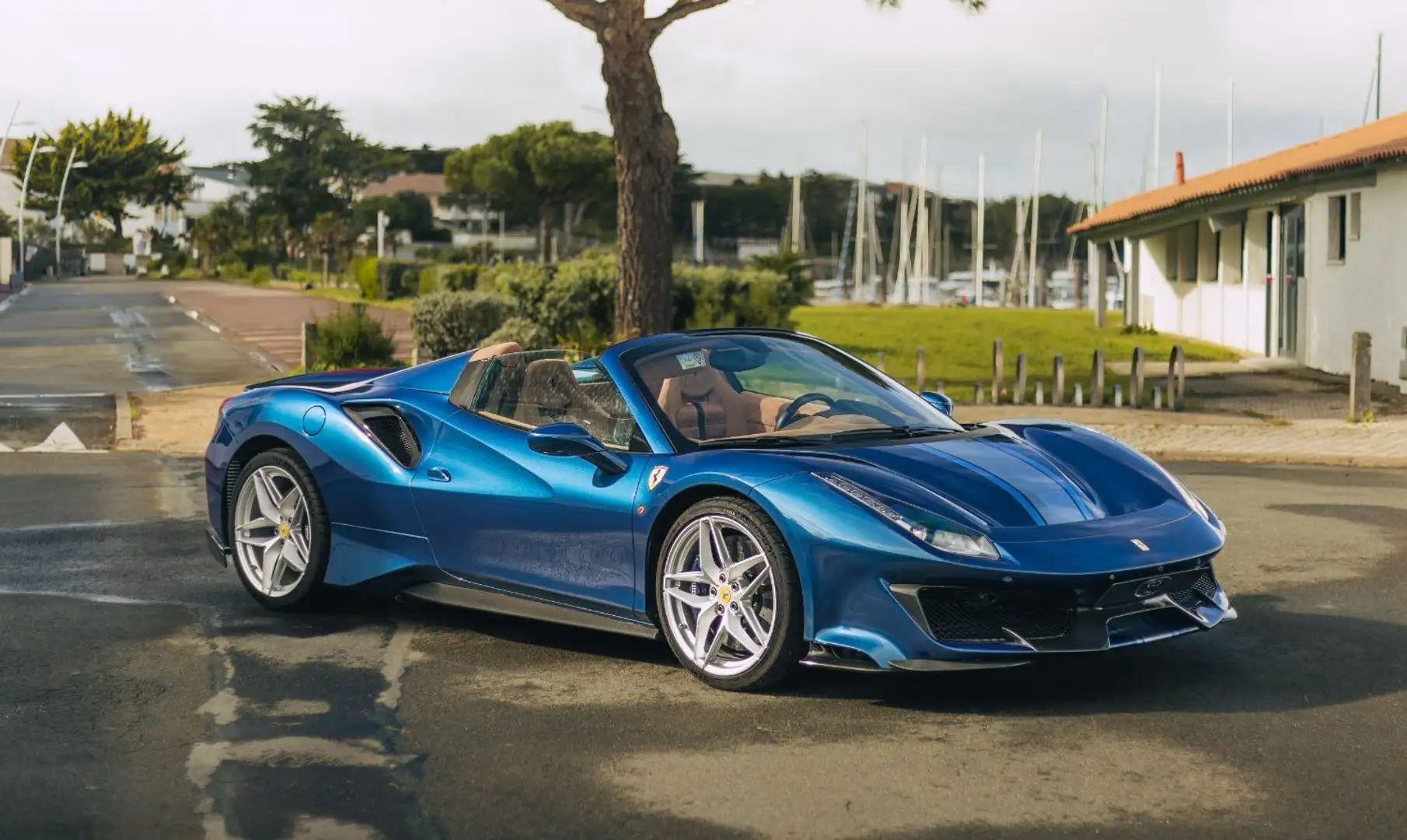 Ferrari 488 SPIDER 3.9 V8 PISTA DCT / Full Carbone / Full Alcantara / Pas de malus Bleu - 1