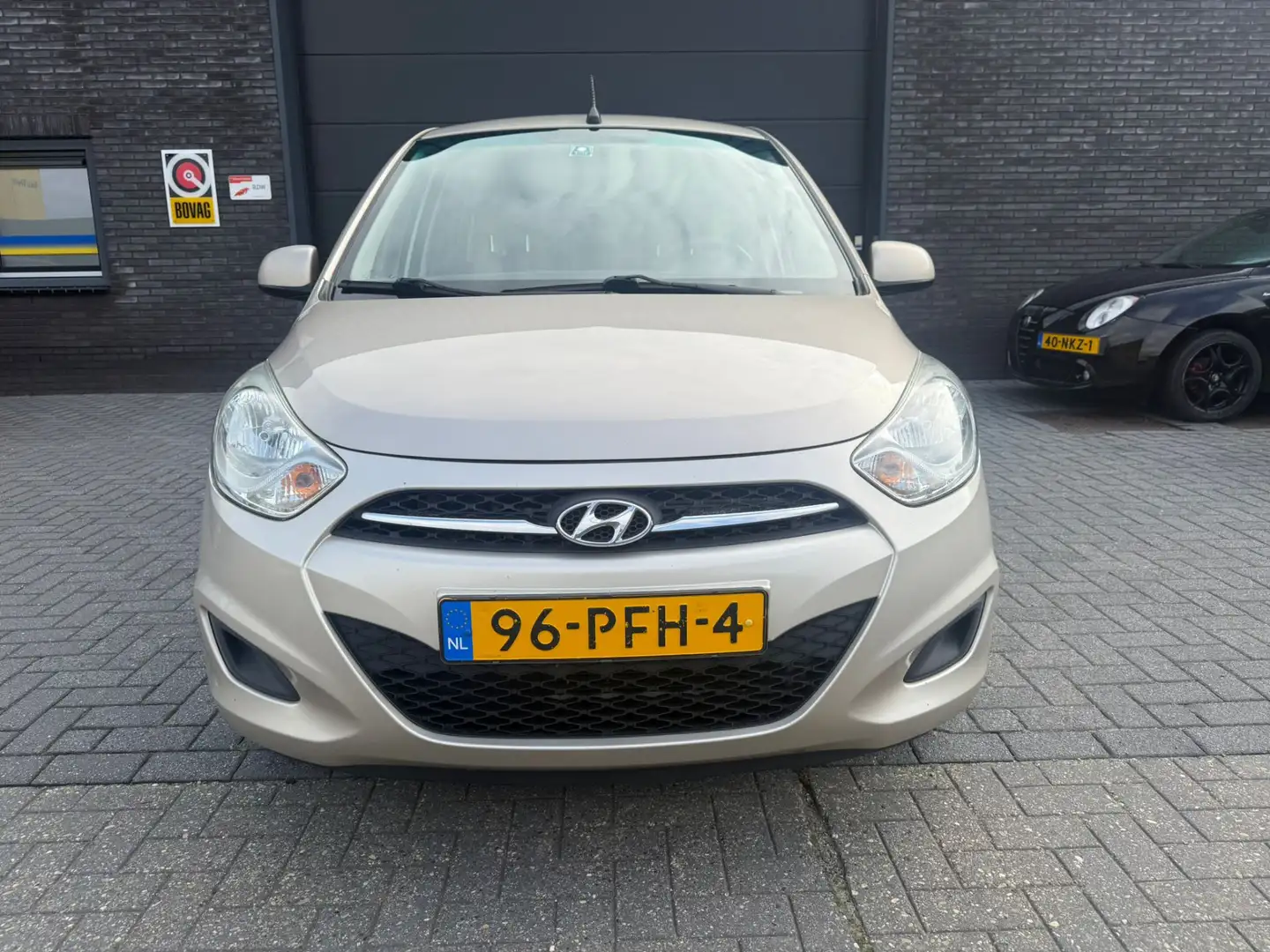 Hyundai i10 1.2 i-Drive Cool | 1E EIGENAAR | 12 MND GARANTIE | Beige - 2