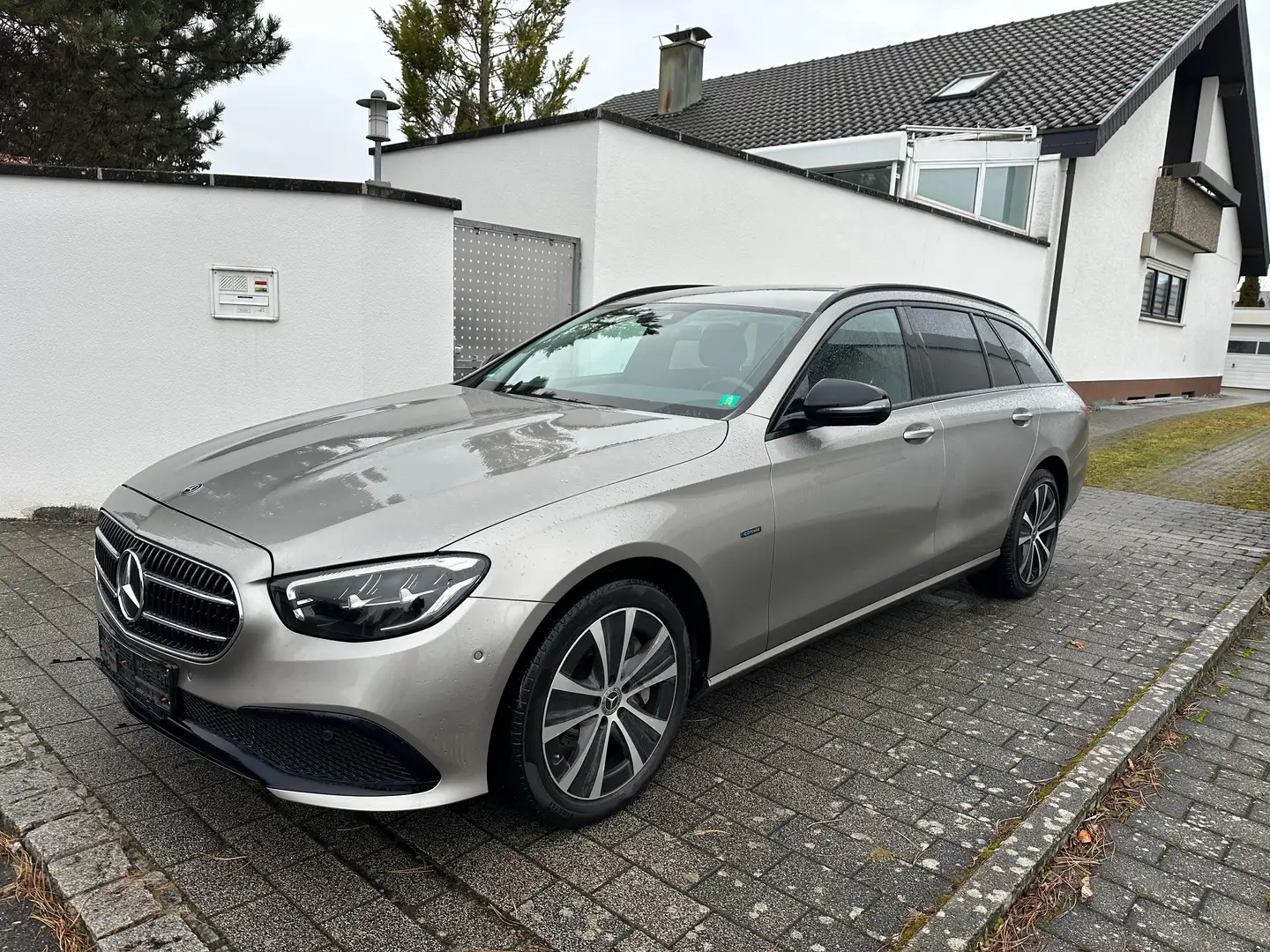 Mercedes-Benz E 300 E300 de -Night Paket-KeyFree-LED-AHK-WIDESCREEN- Gris - 2