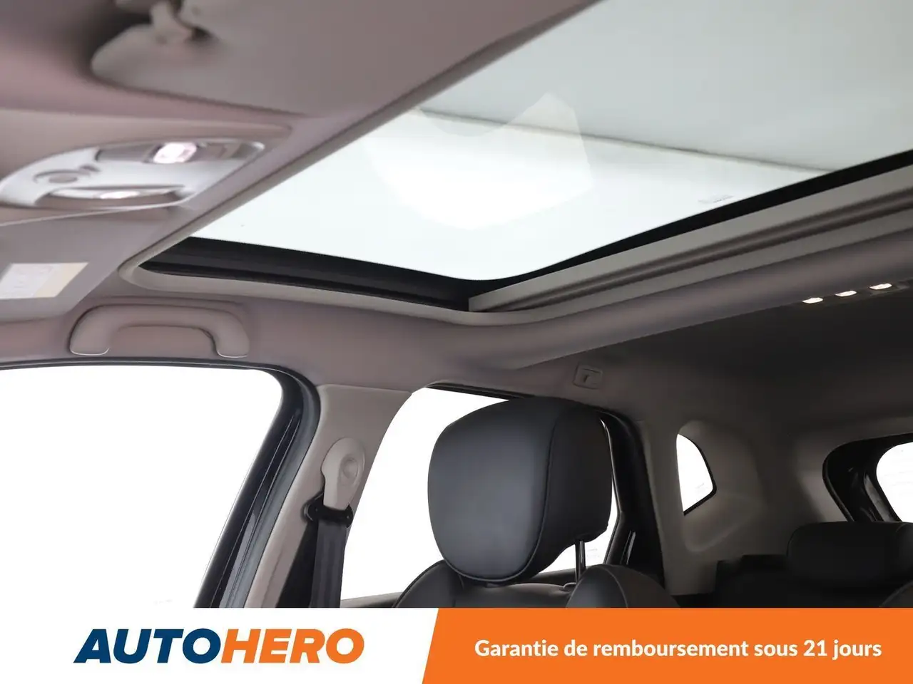 Renault Captur — photo 28