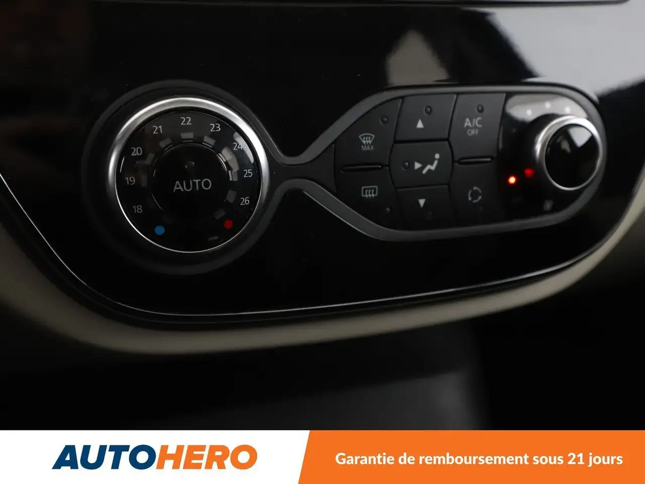 Renault Captur — photo 23