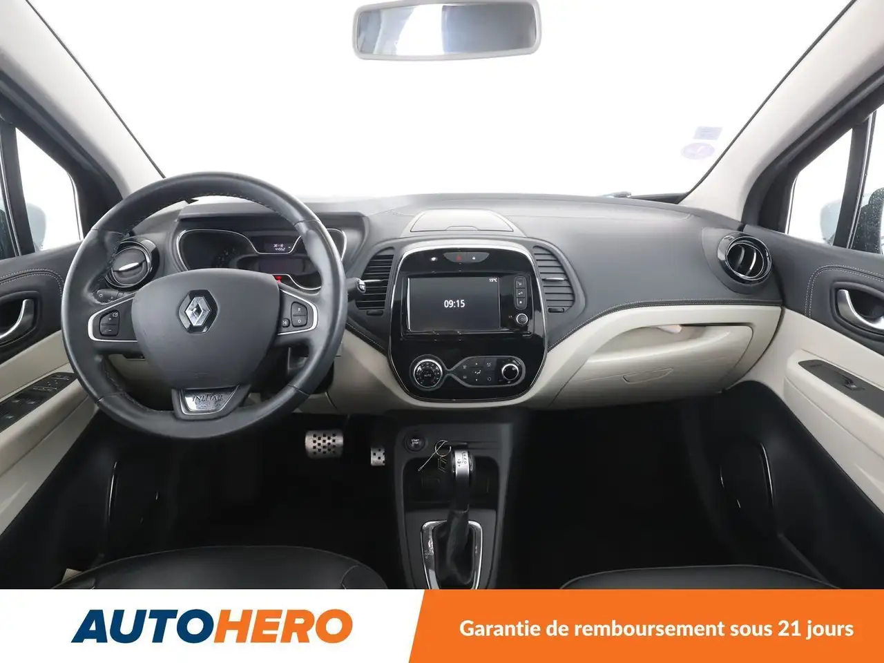 Renault Captur — photo 12