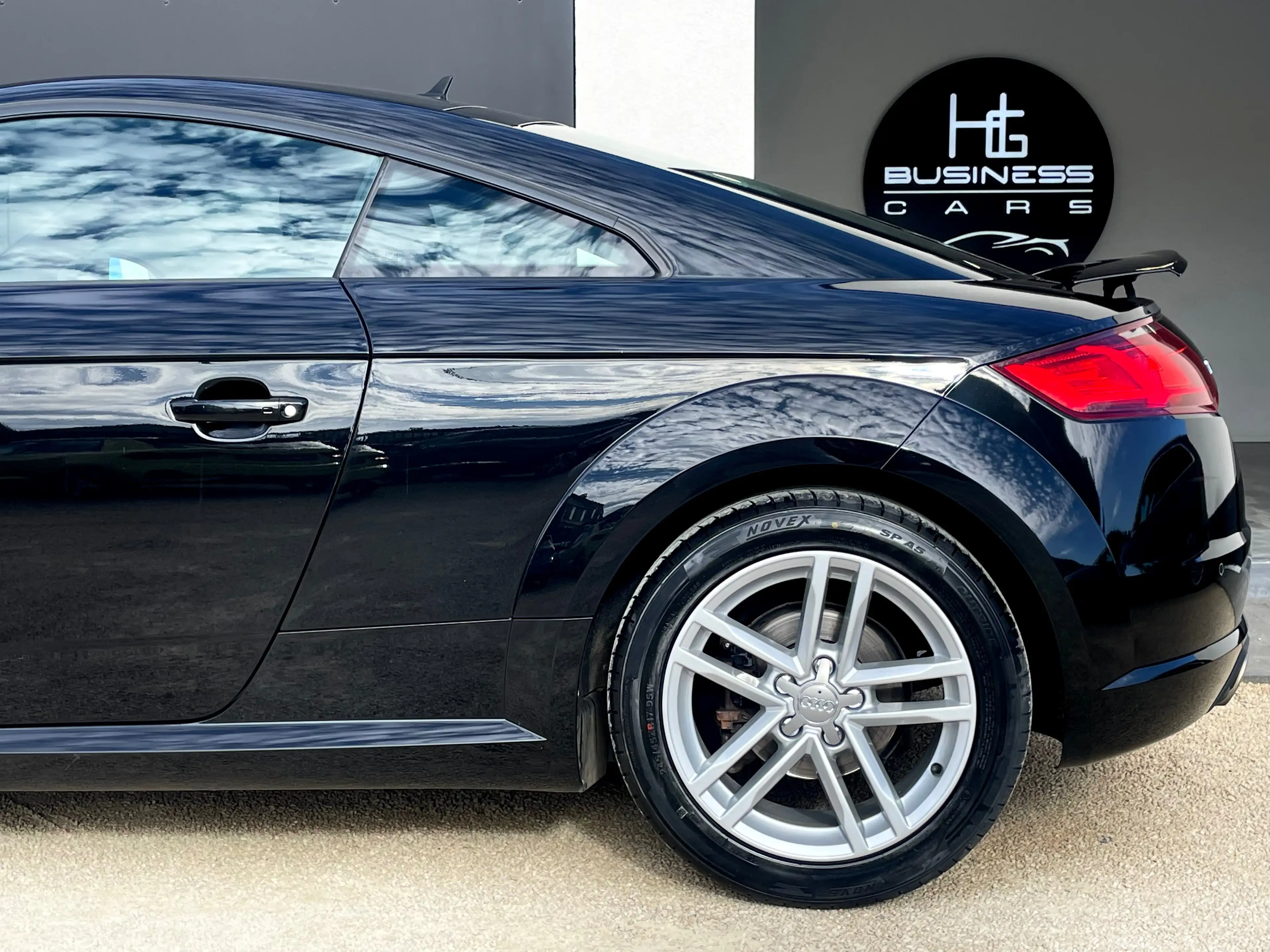 Audi TT 1.8 TFSI/ COUPÉ/ VIRTUAL COCKPIT/ GPS/ CLIM/ SIÈGES CHAUFFANT — photo 12